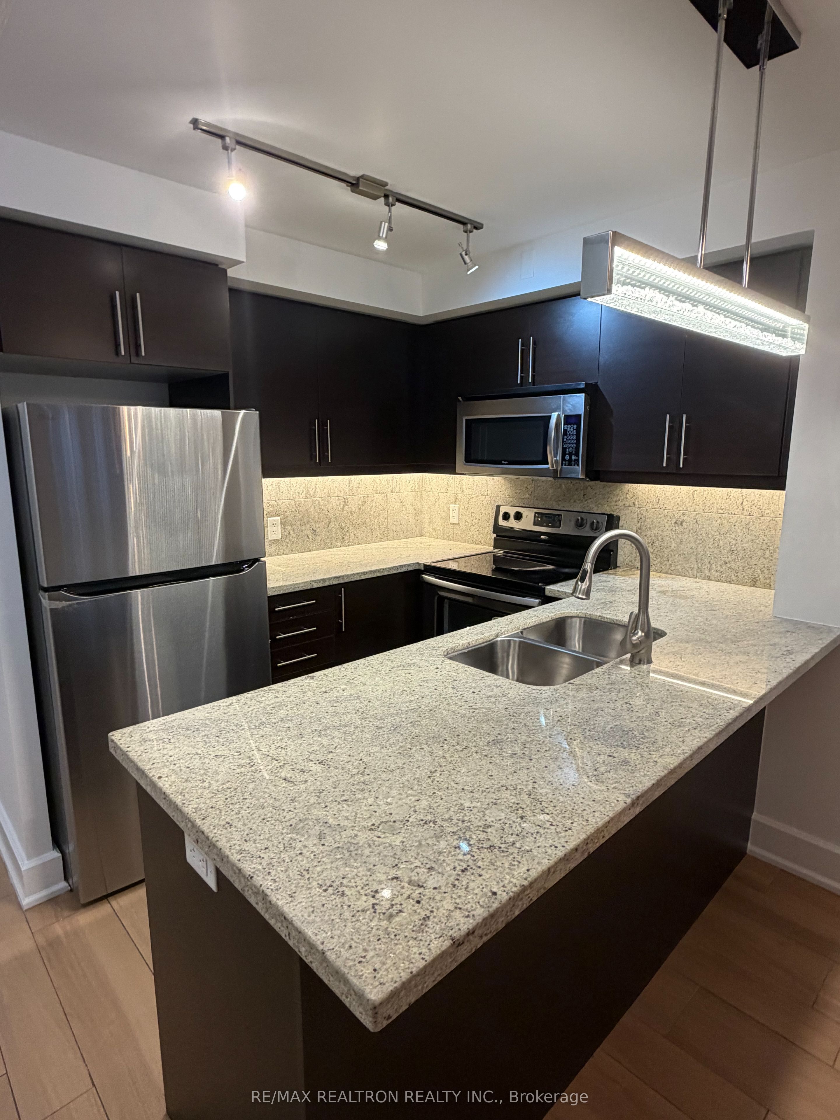 676 Sheppard Avenue E 311 Property Photo 6