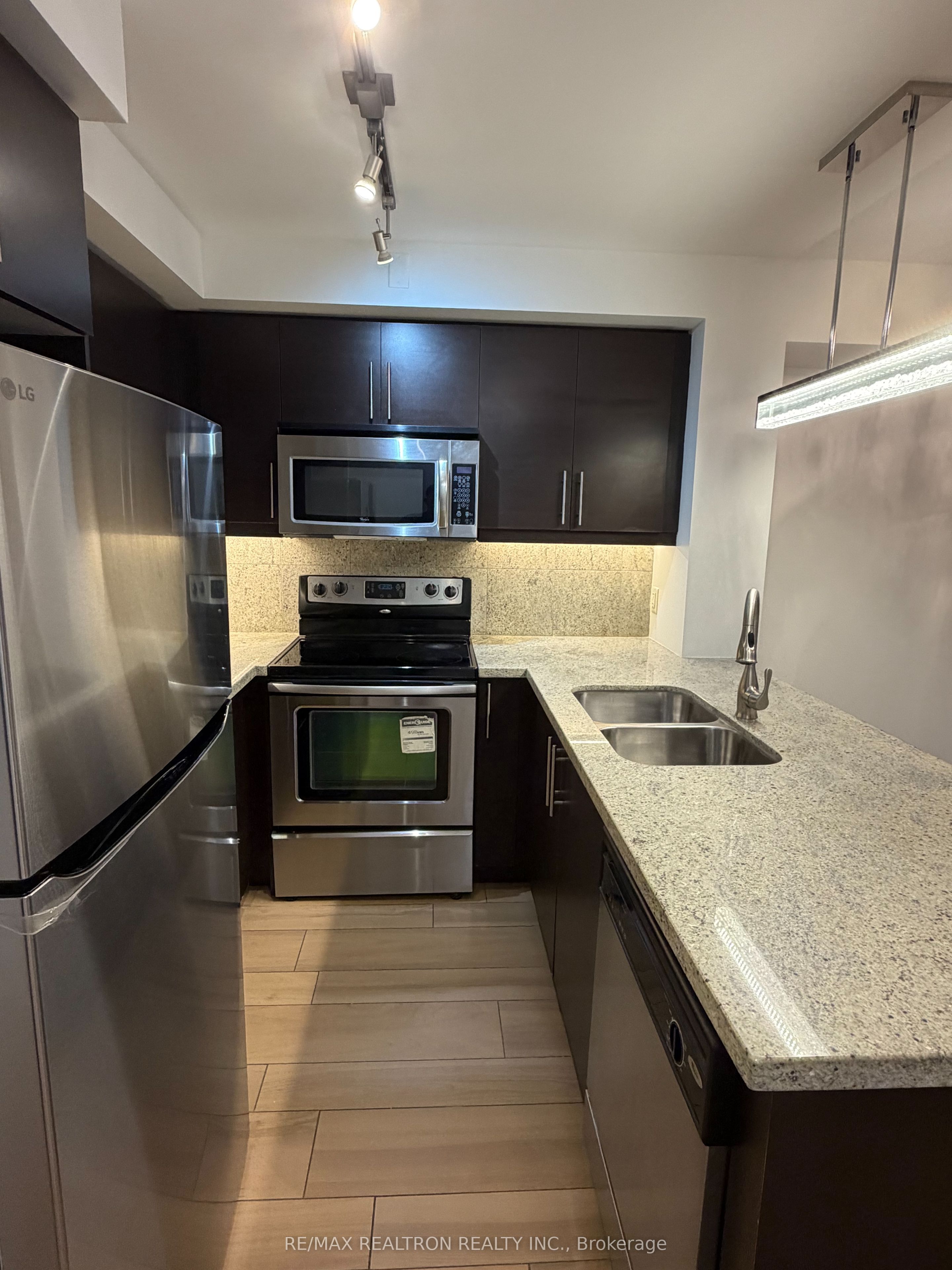 676 Sheppard Avenue E 311 Property Photo 7