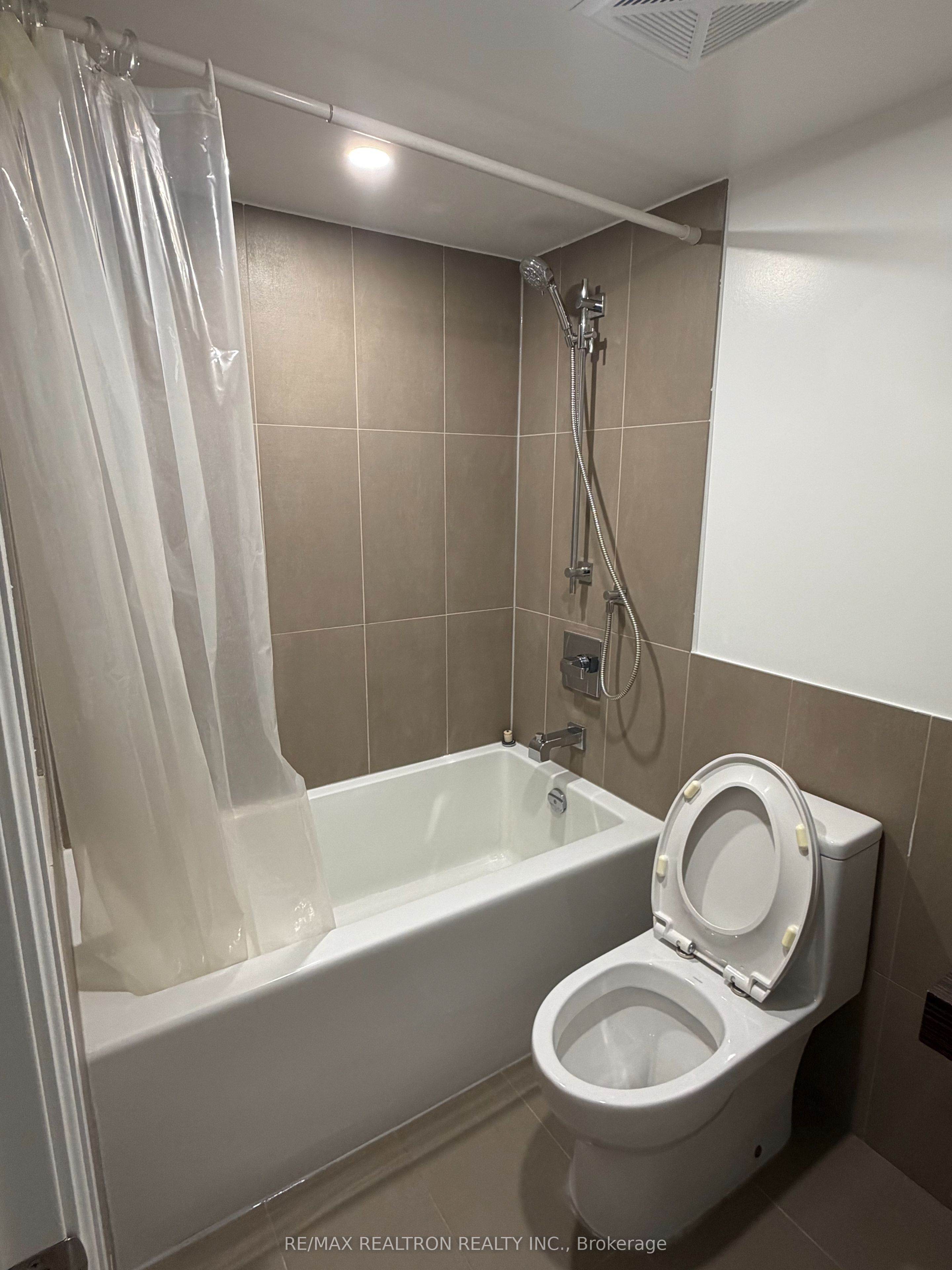 676 Sheppard Avenue E 311 Property Photo 9