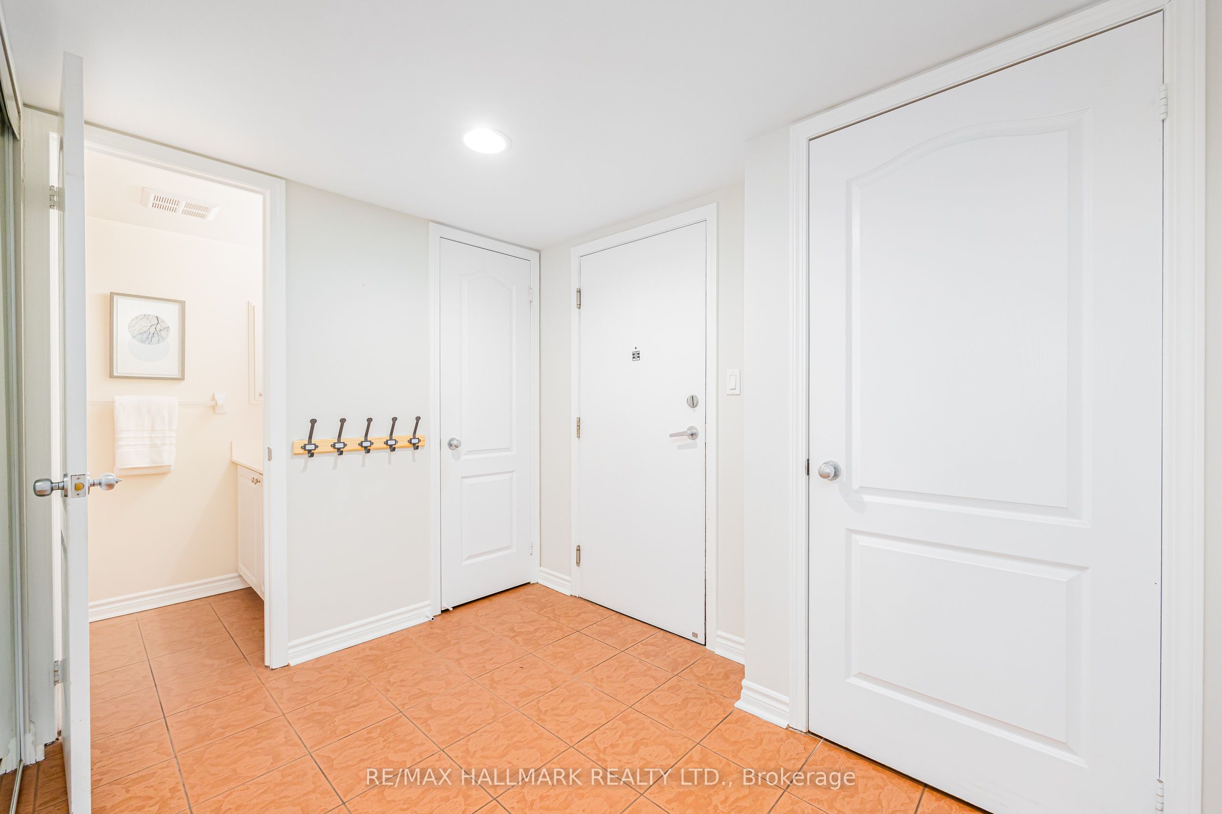 3 Rean Drive 112 Property Photo 2