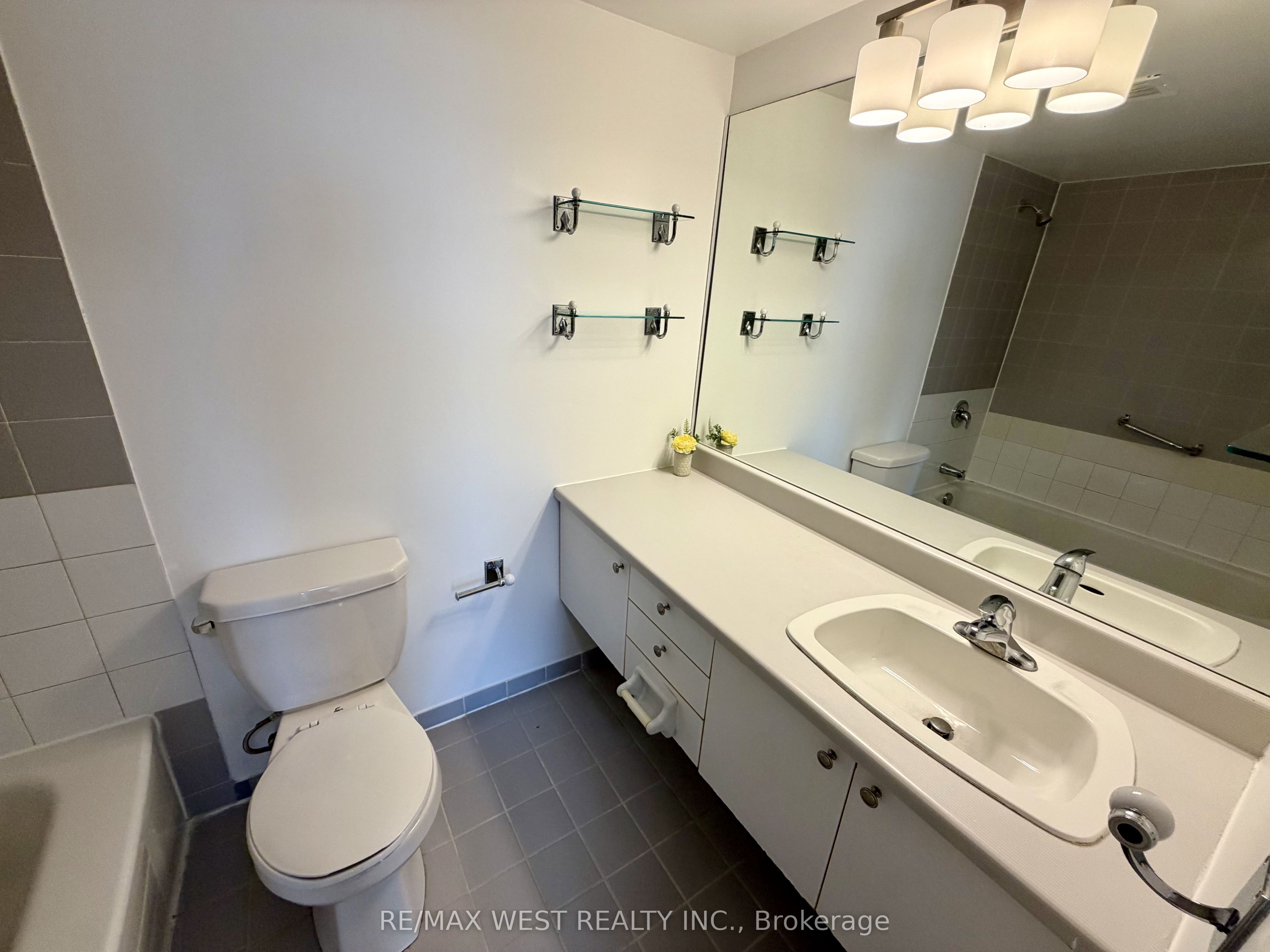 100 Upper Madison Avenue 2405 Property Photo 19