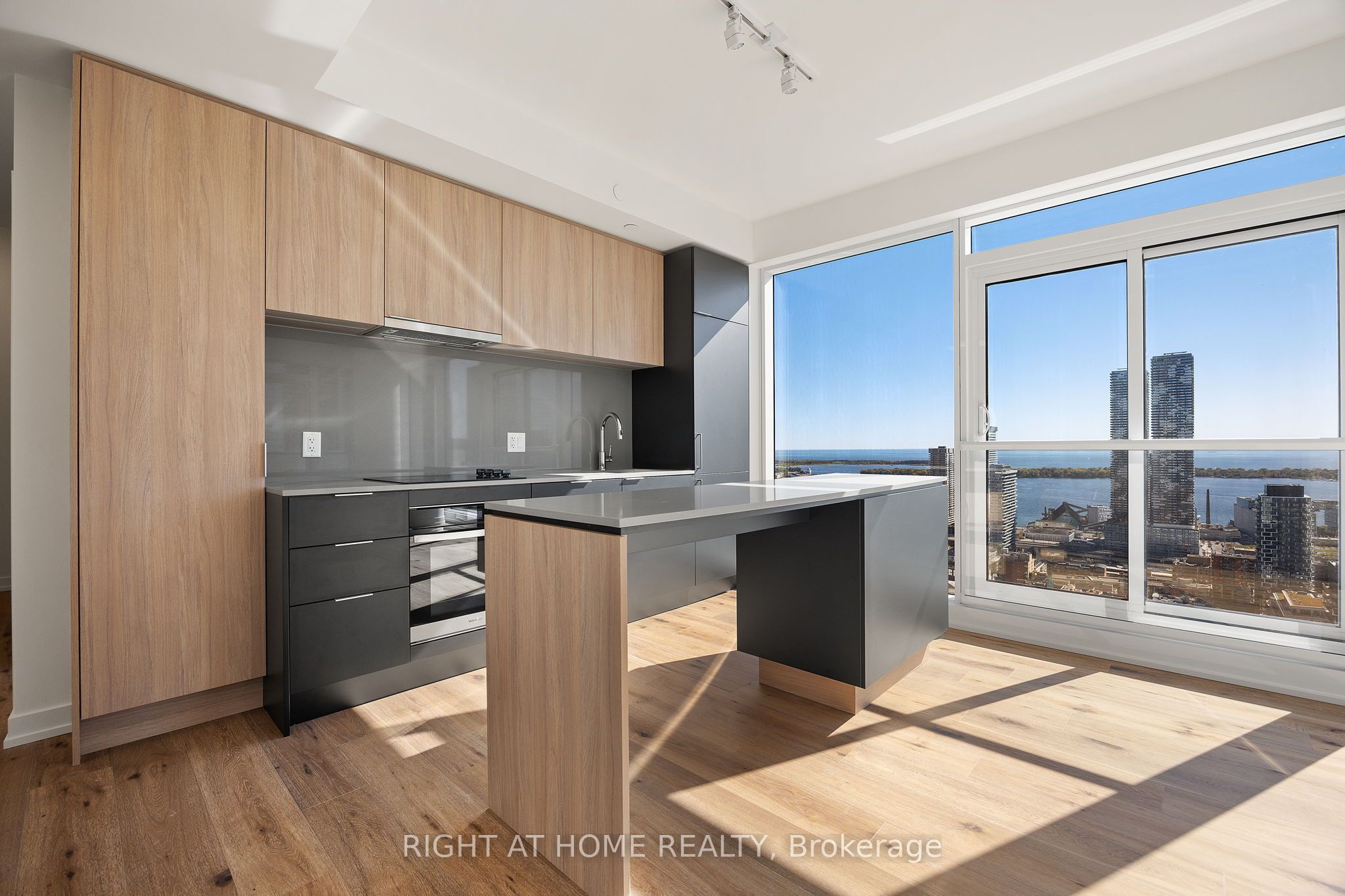 89 Church Street 4608 Property Photo 3