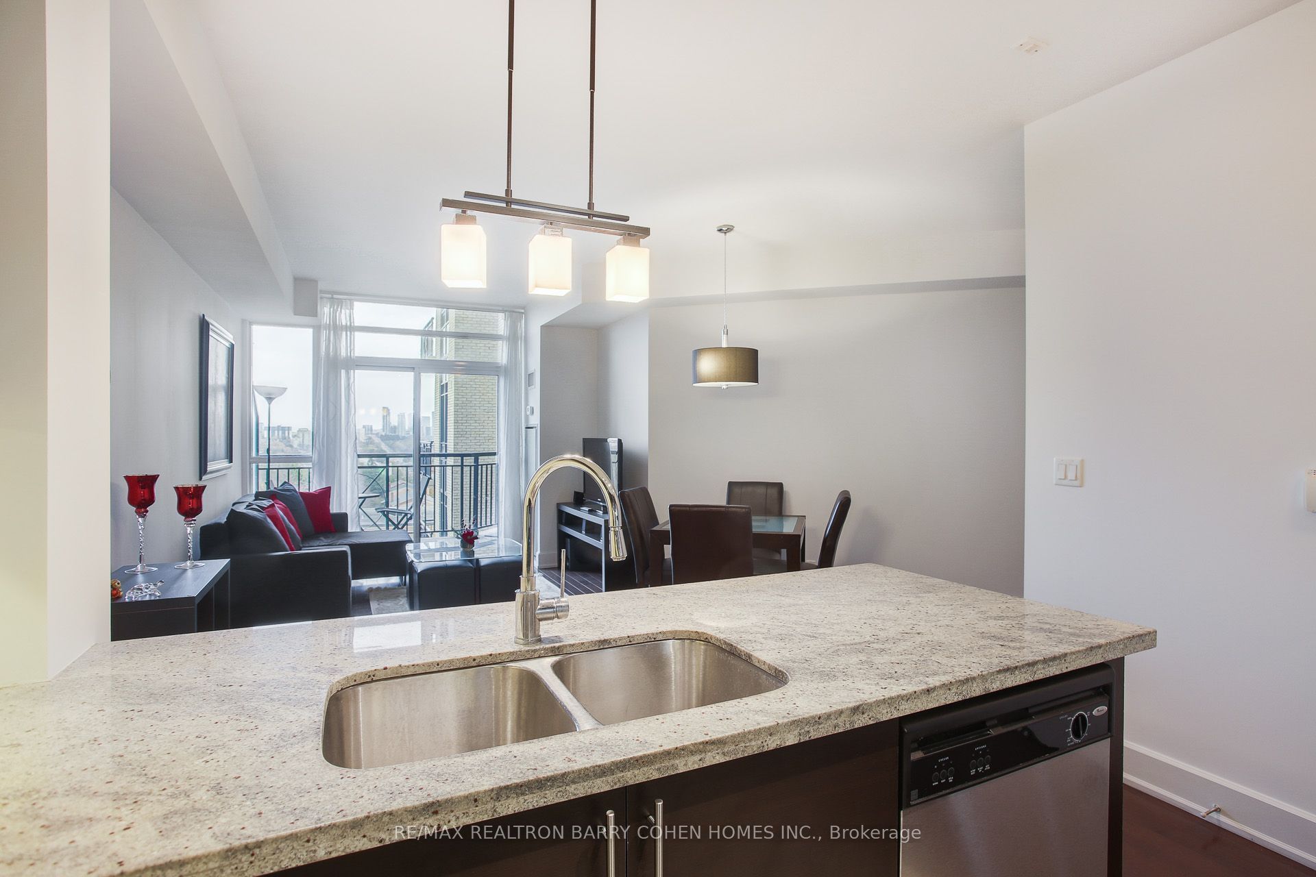 676 Sheppard Avenue E 616 Property Photo 9