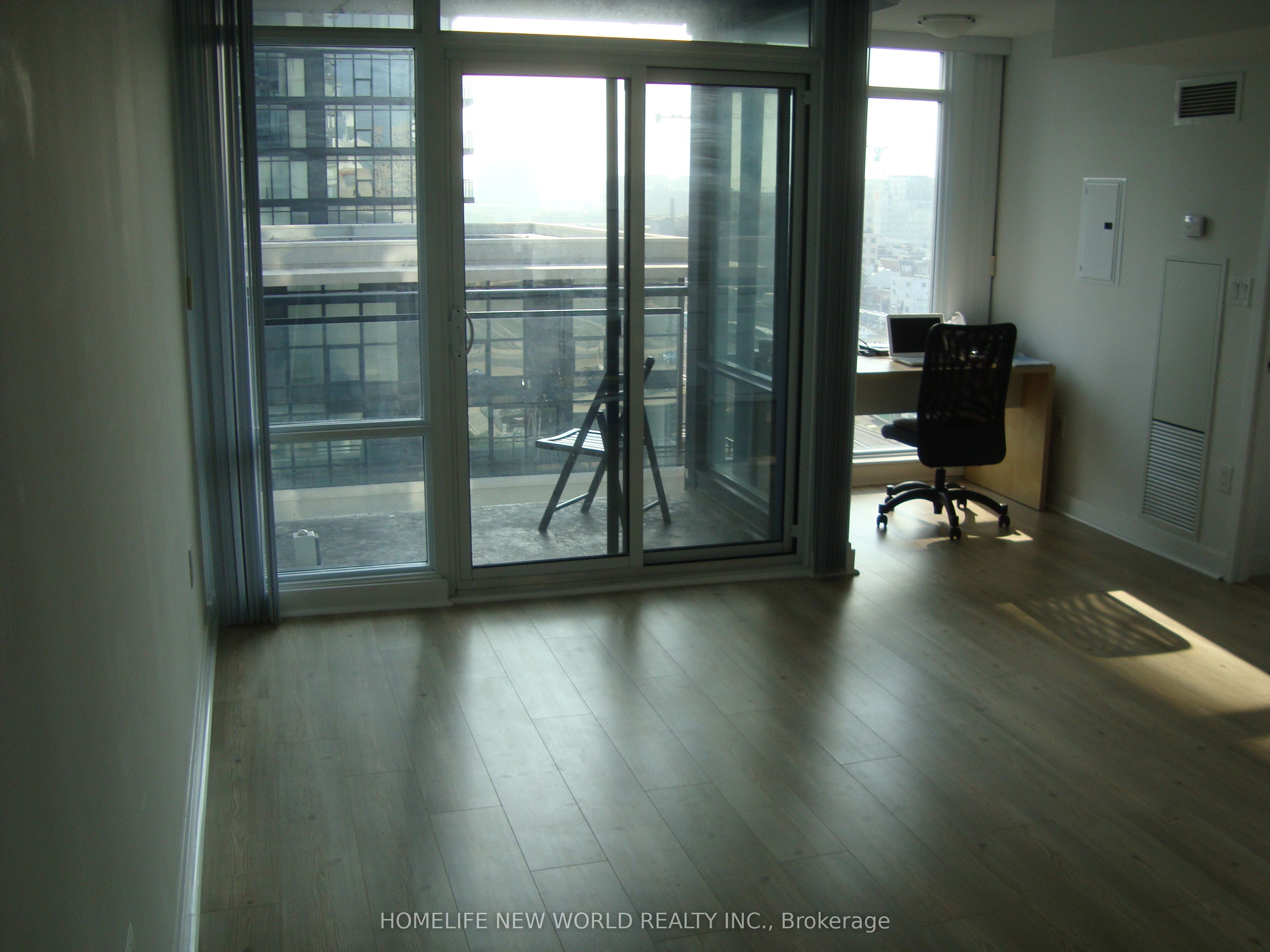 25 Telegram Mews 1012 Property Photo 4