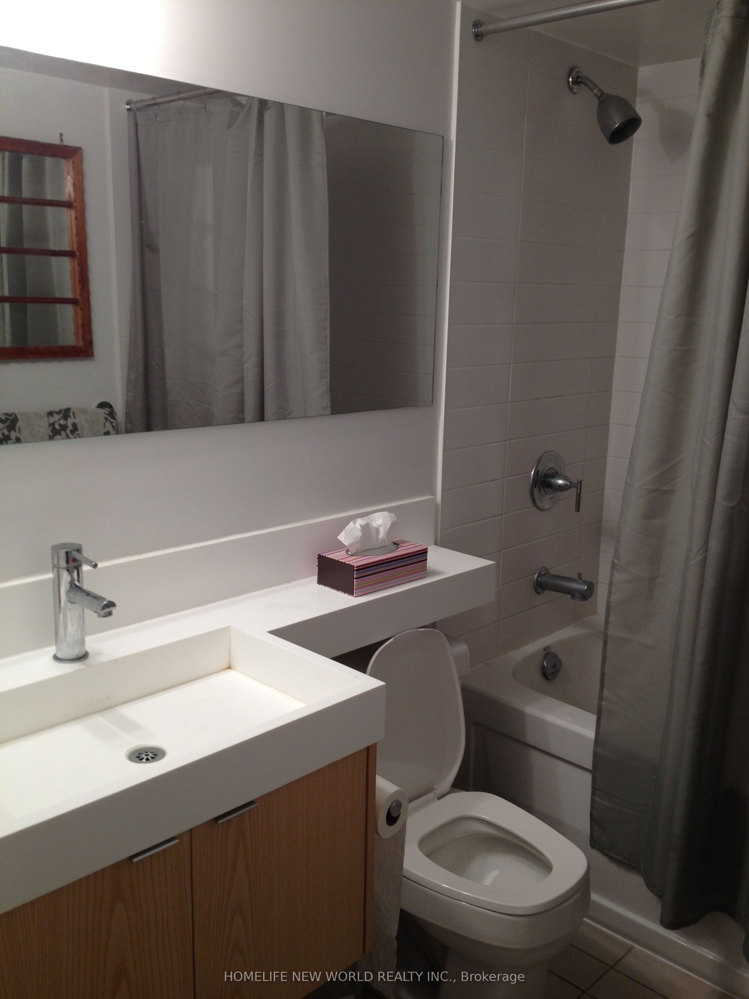 25 Telegram Mews 1012 Property Photo 5