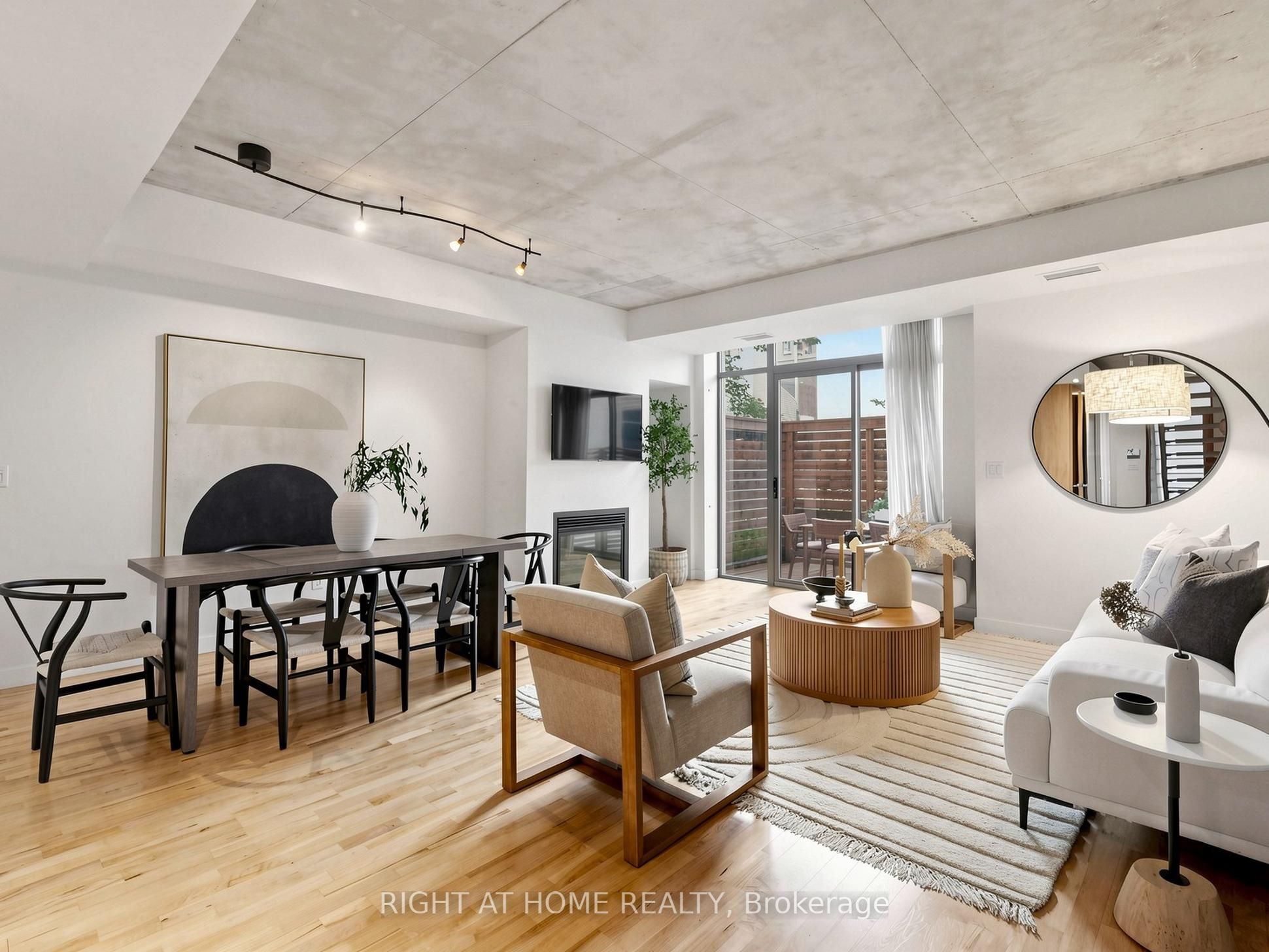 295 Mutual Street 4 Property Photo 3