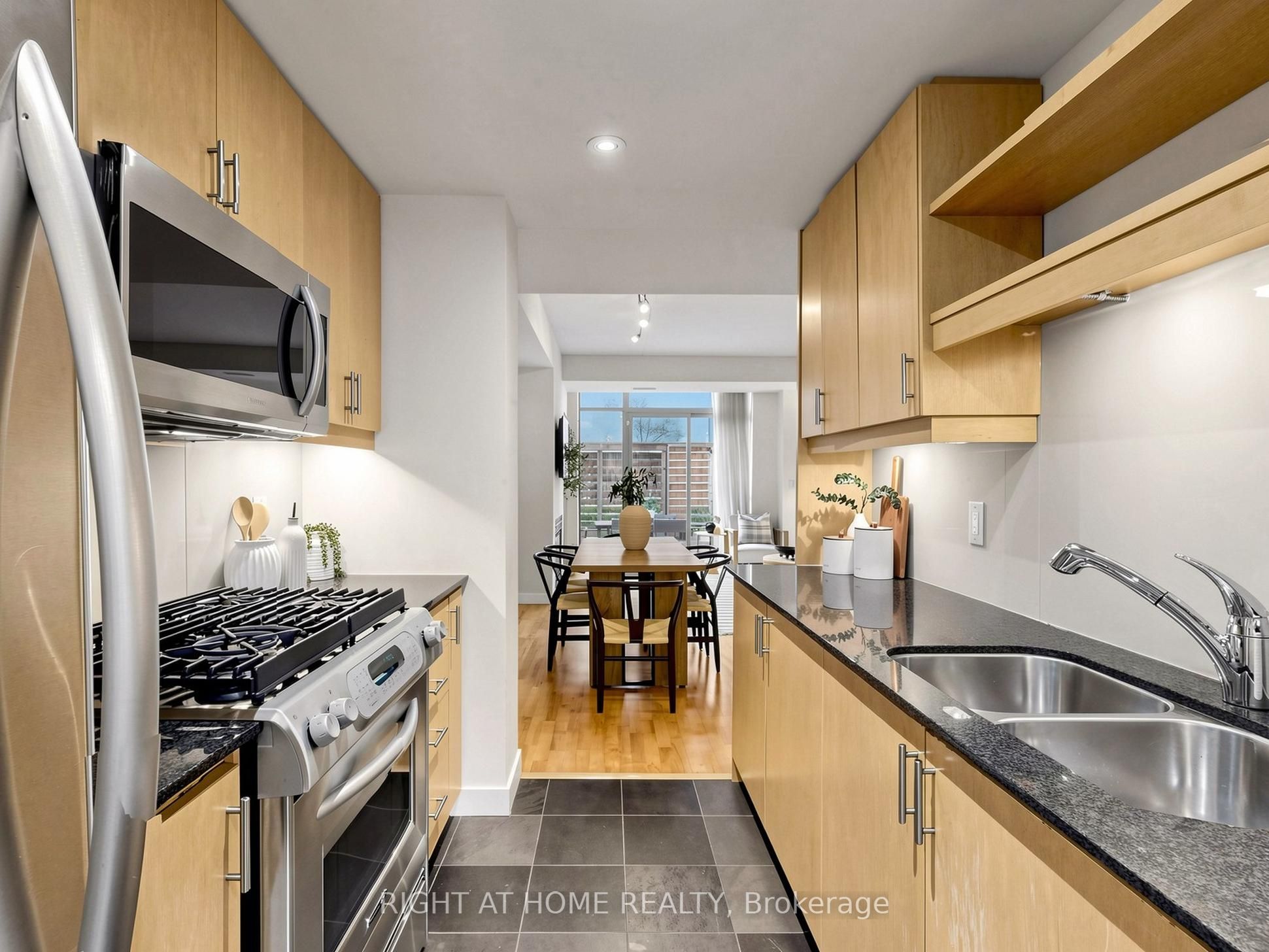 295 Mutual Street 4 Property Photo 18