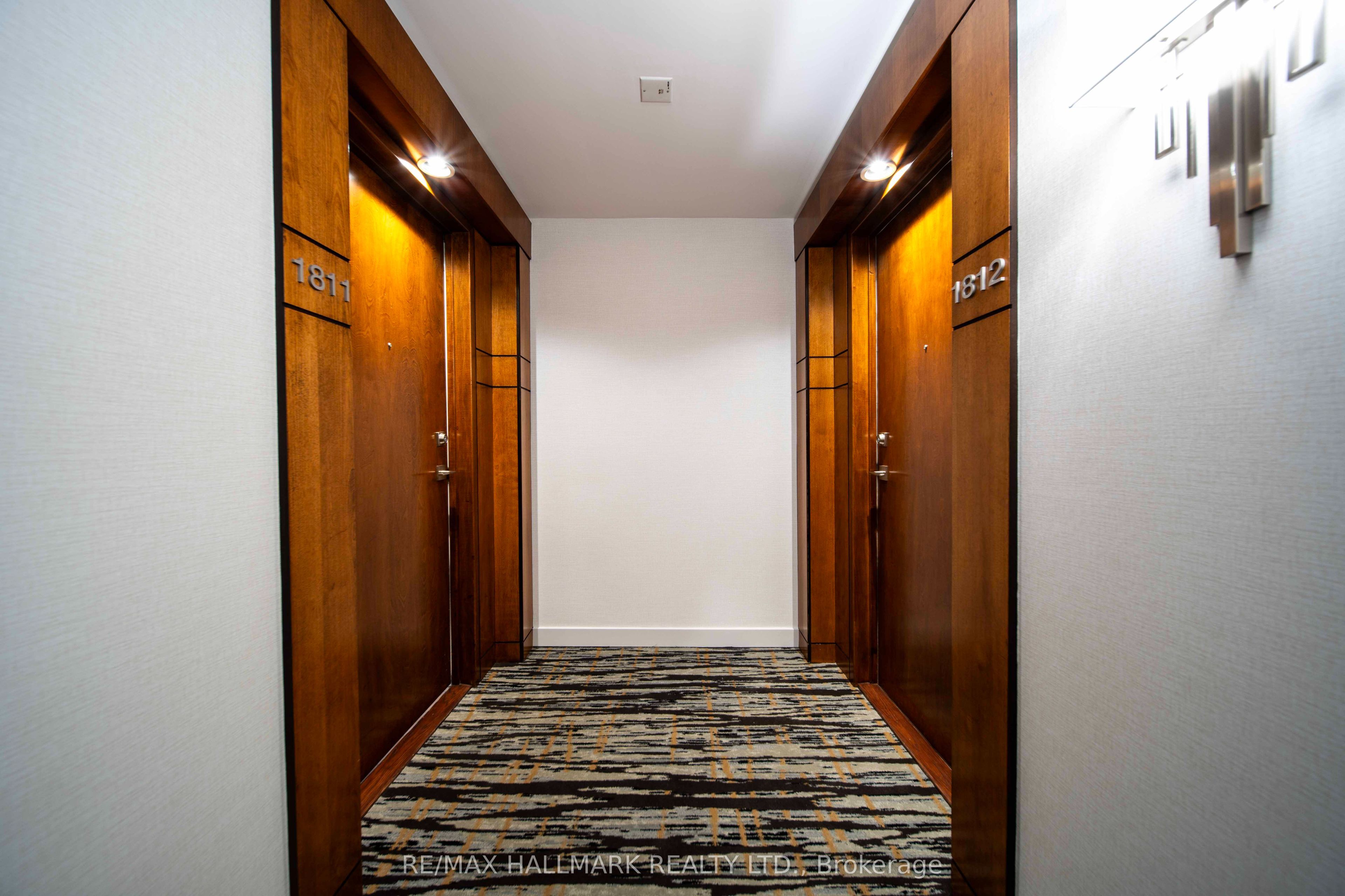 10 Northtown Way 1812 Property Photo 4