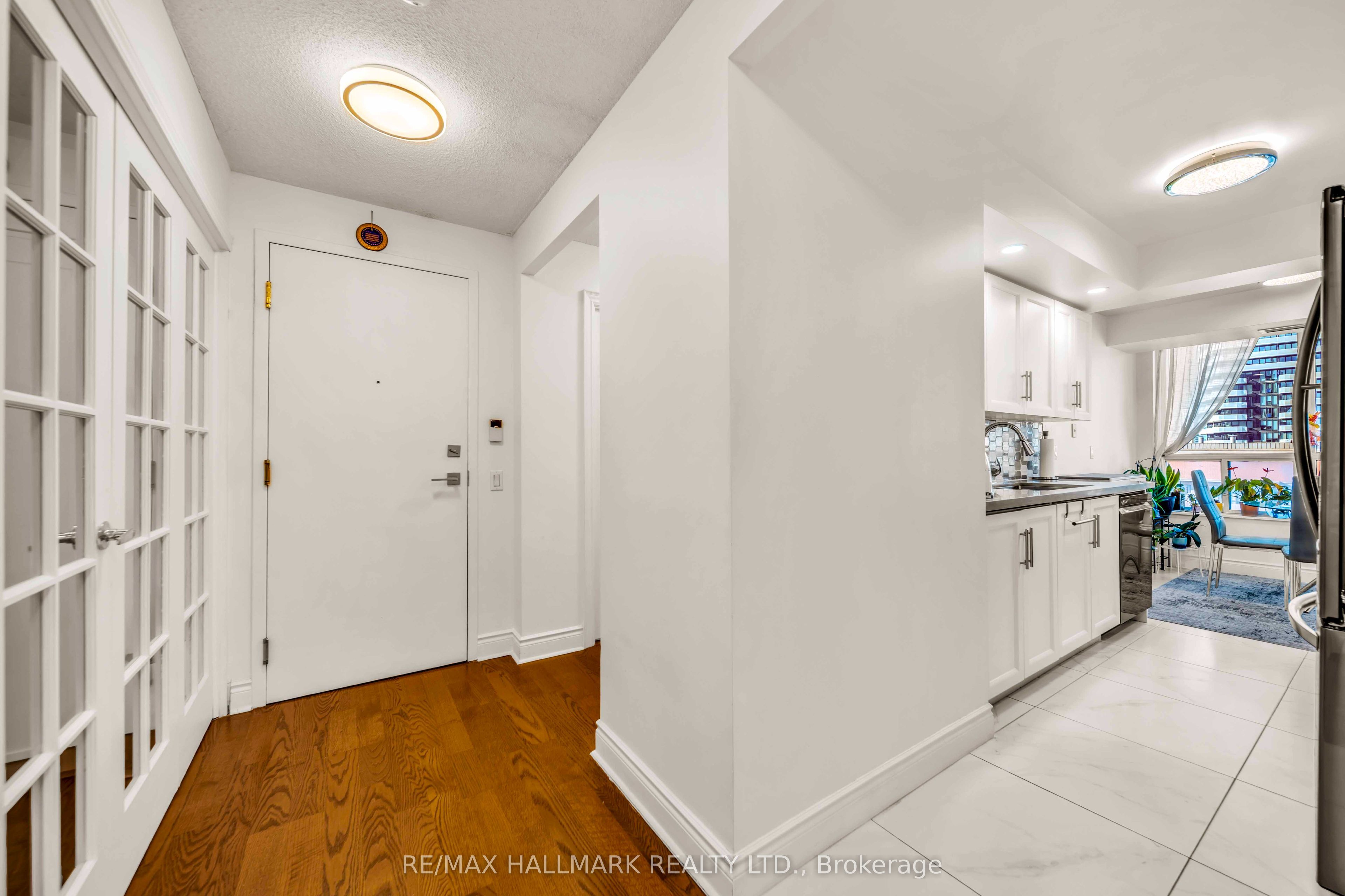 10 Northtown Way 1812 Property Photo 6
