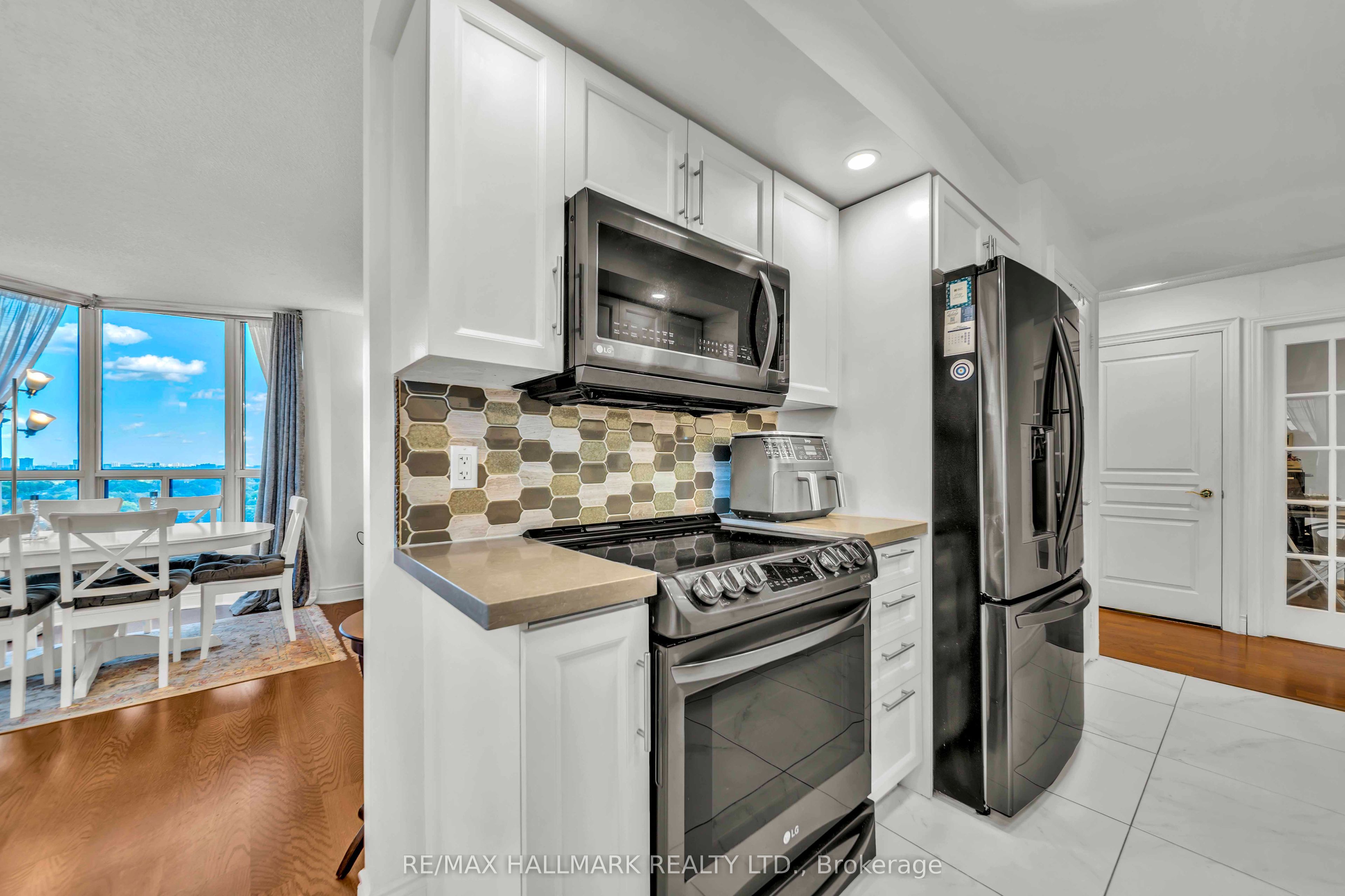10 Northtown Way 1812 Property Photo 10