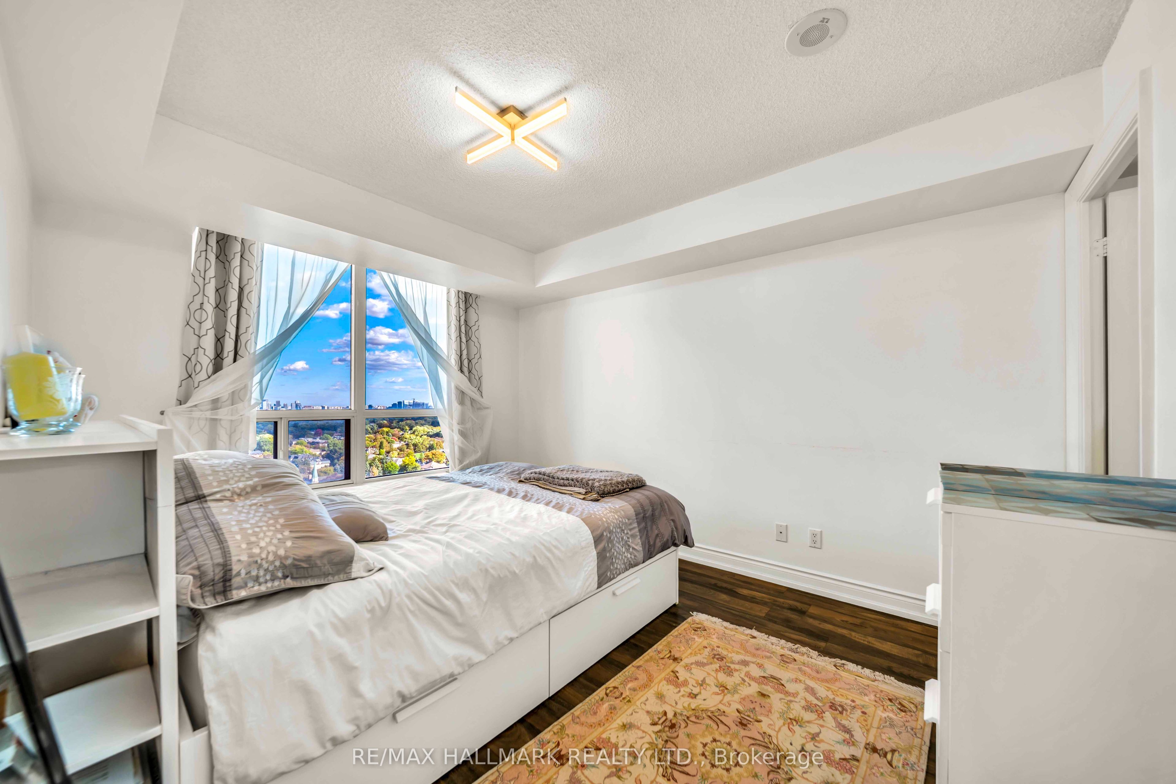 10 Northtown Way 1812 Property Photo 19