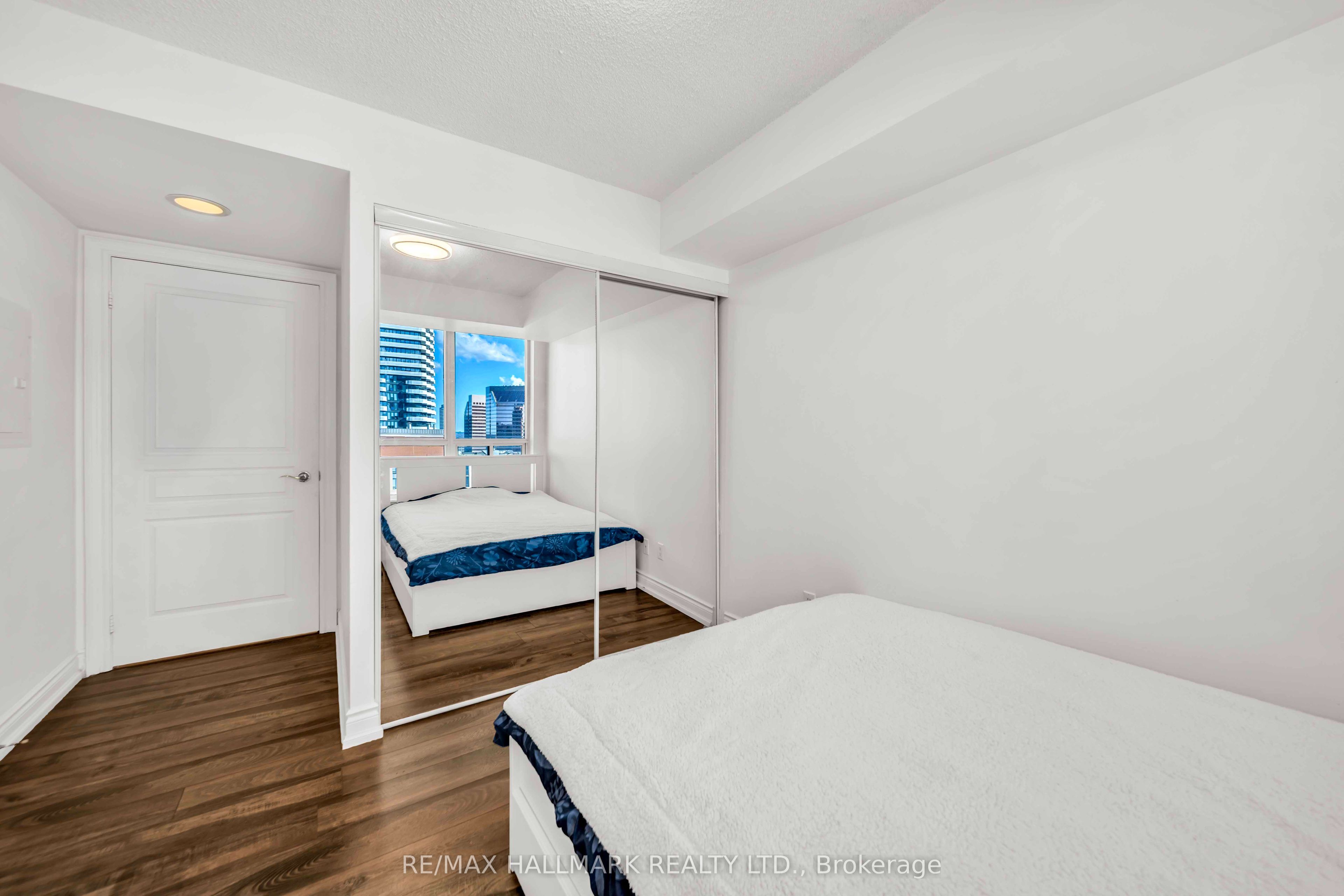 10 Northtown Way 1812 Property Photo 22