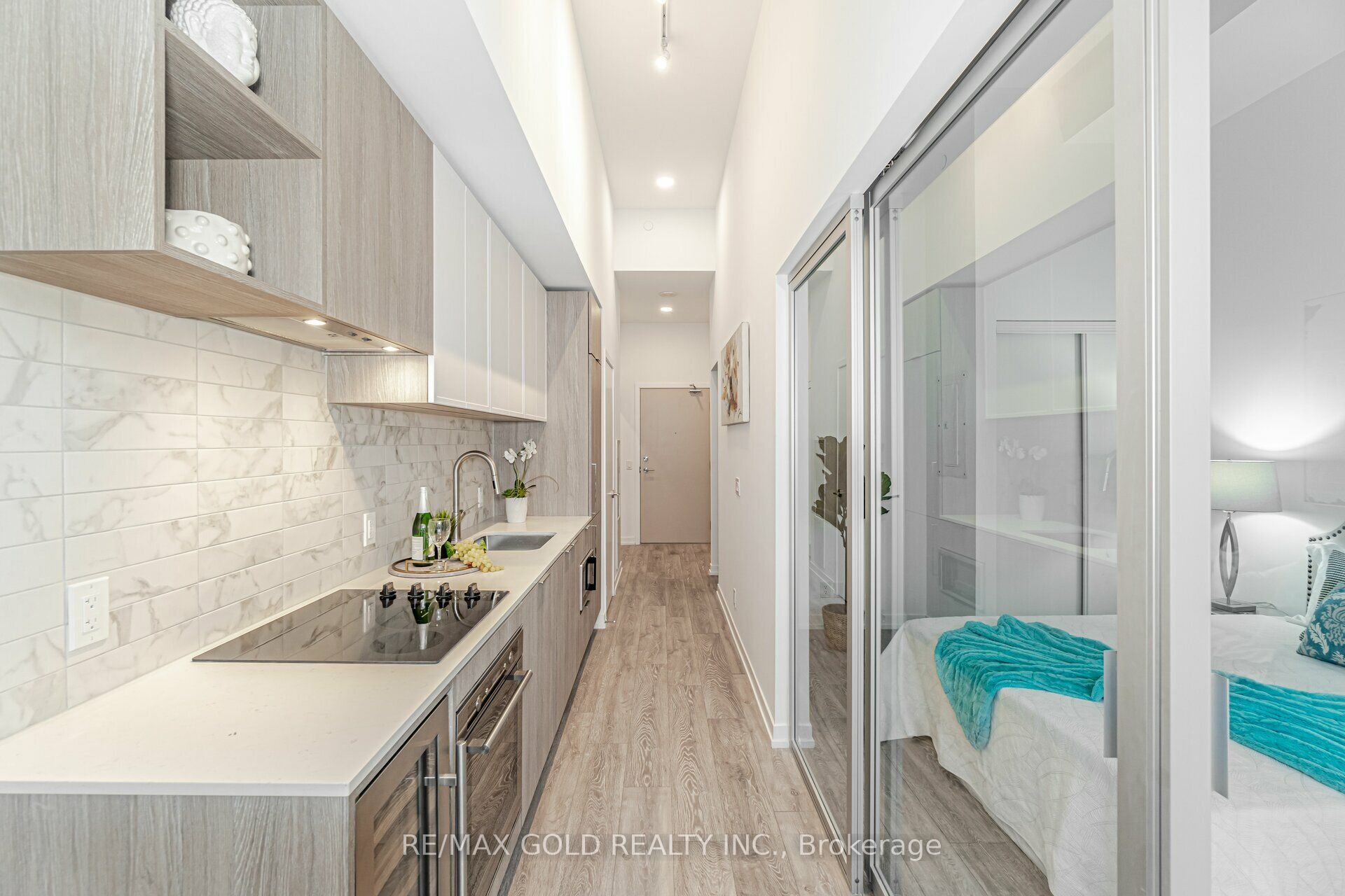 2020 Bathurst Street 216 Property Photo 11