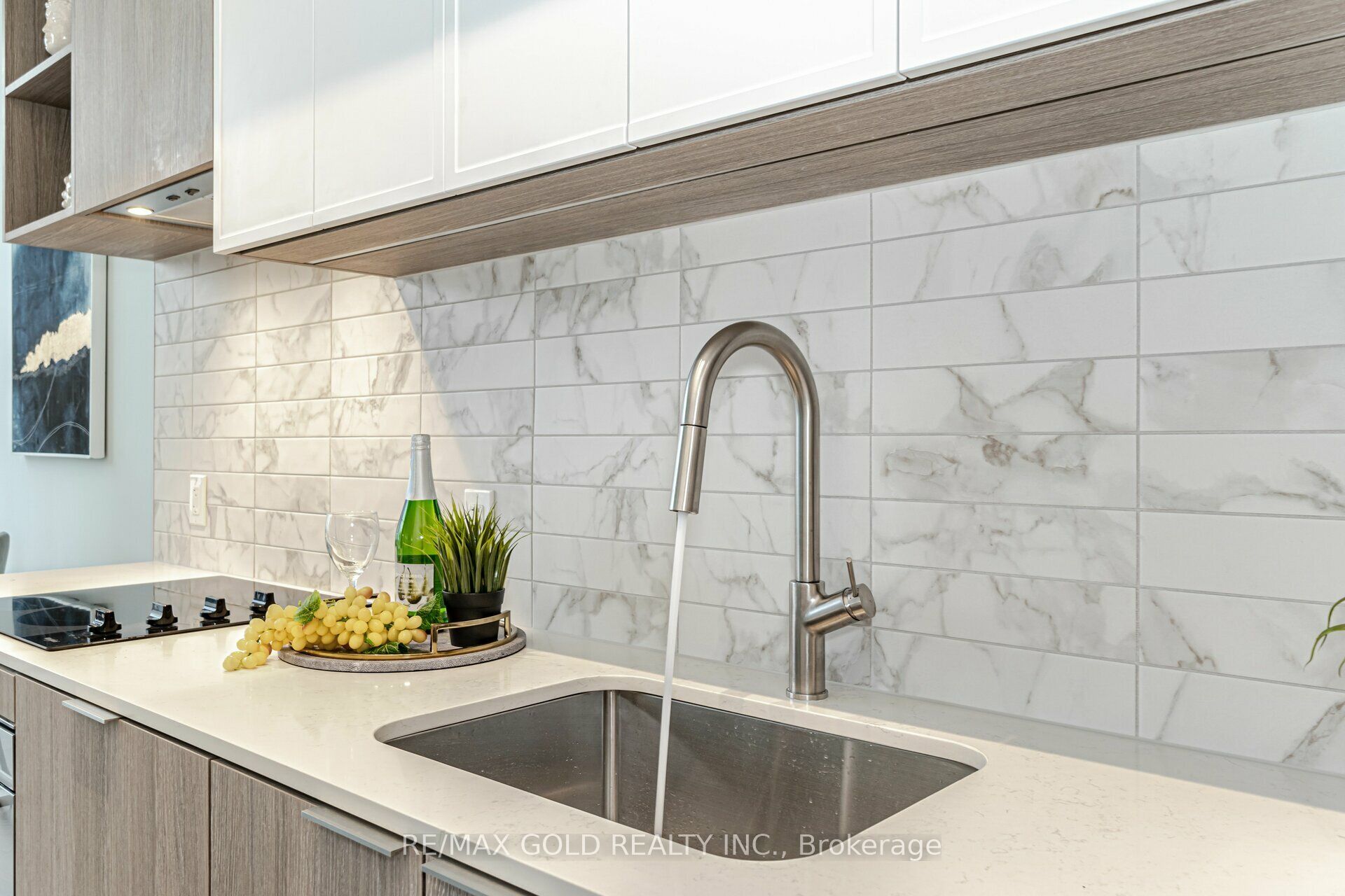2020 Bathurst Street 216 Property Photo 12