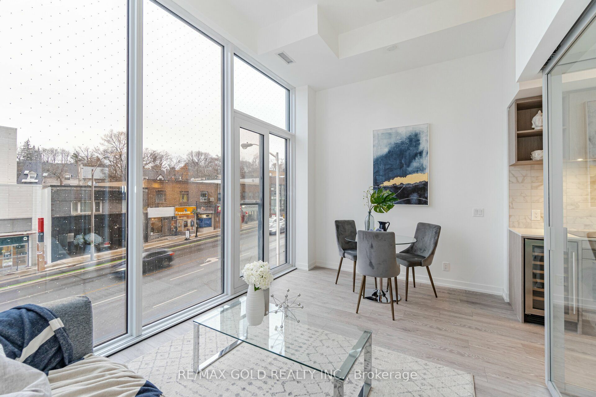 2020 Bathurst Street 216 Property Photo 15