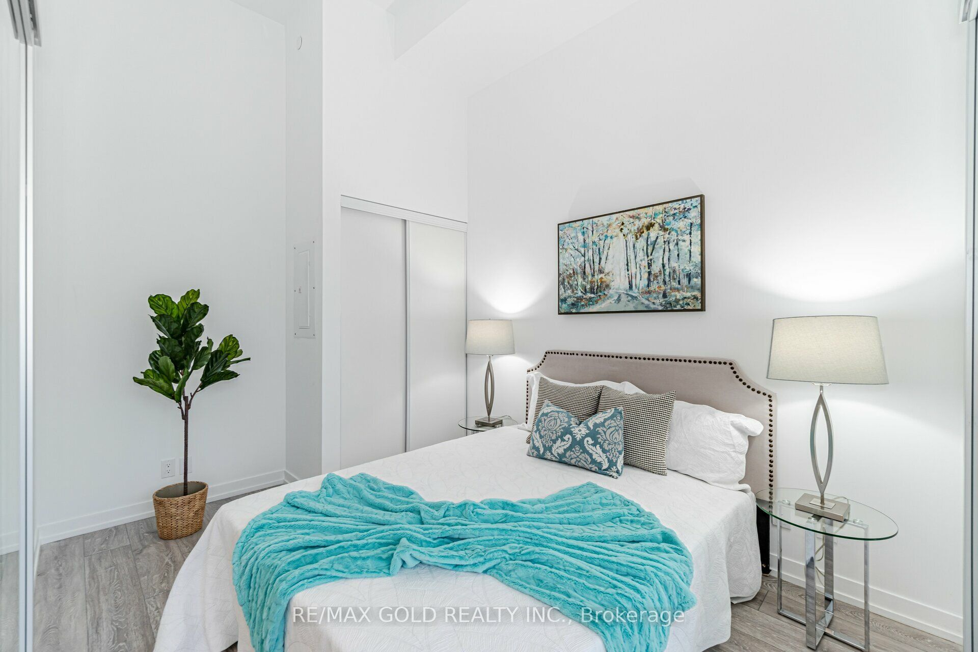 2020 Bathurst Street 216 Property Photo 16
