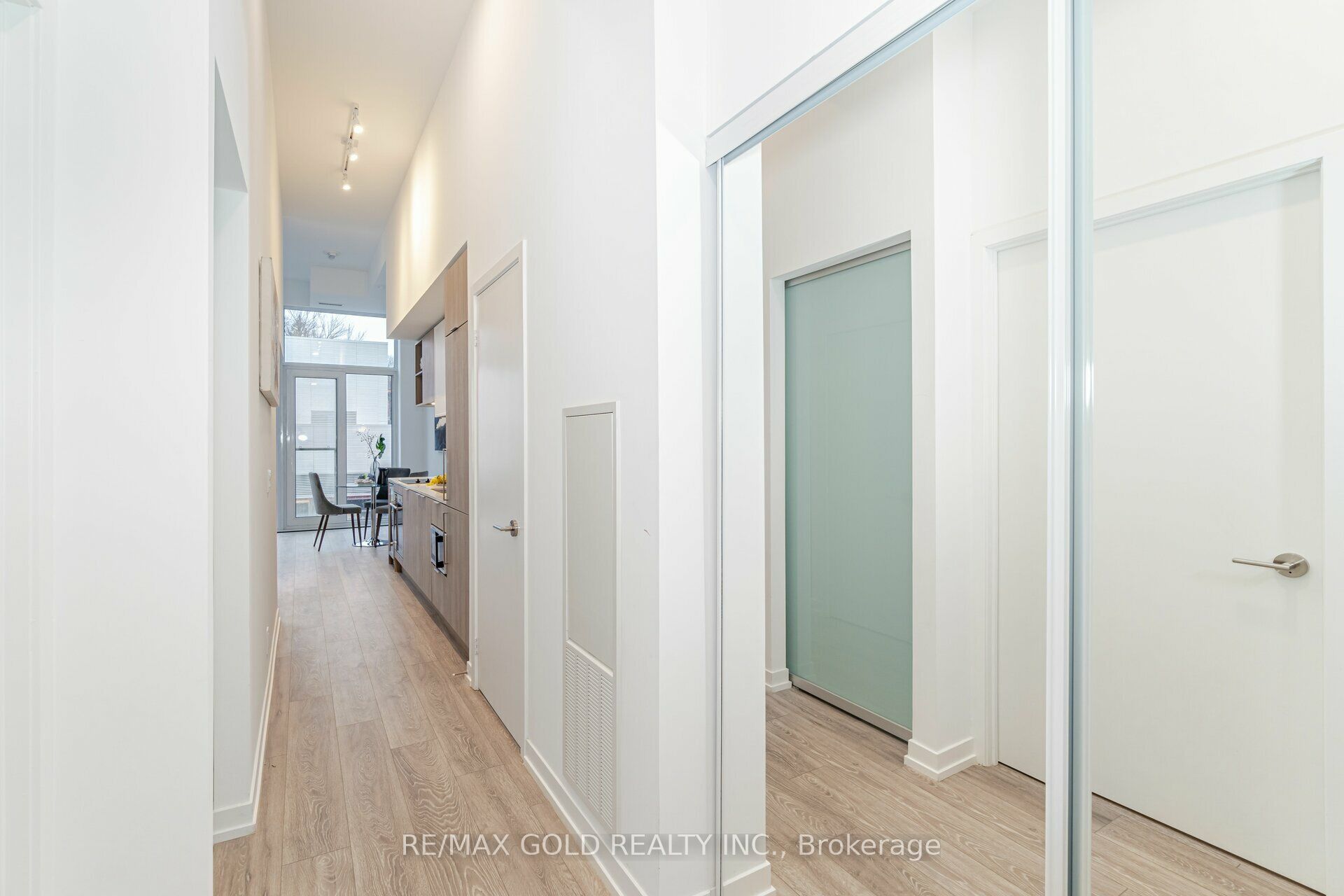 2020 Bathurst Street 216 Property Photo 24