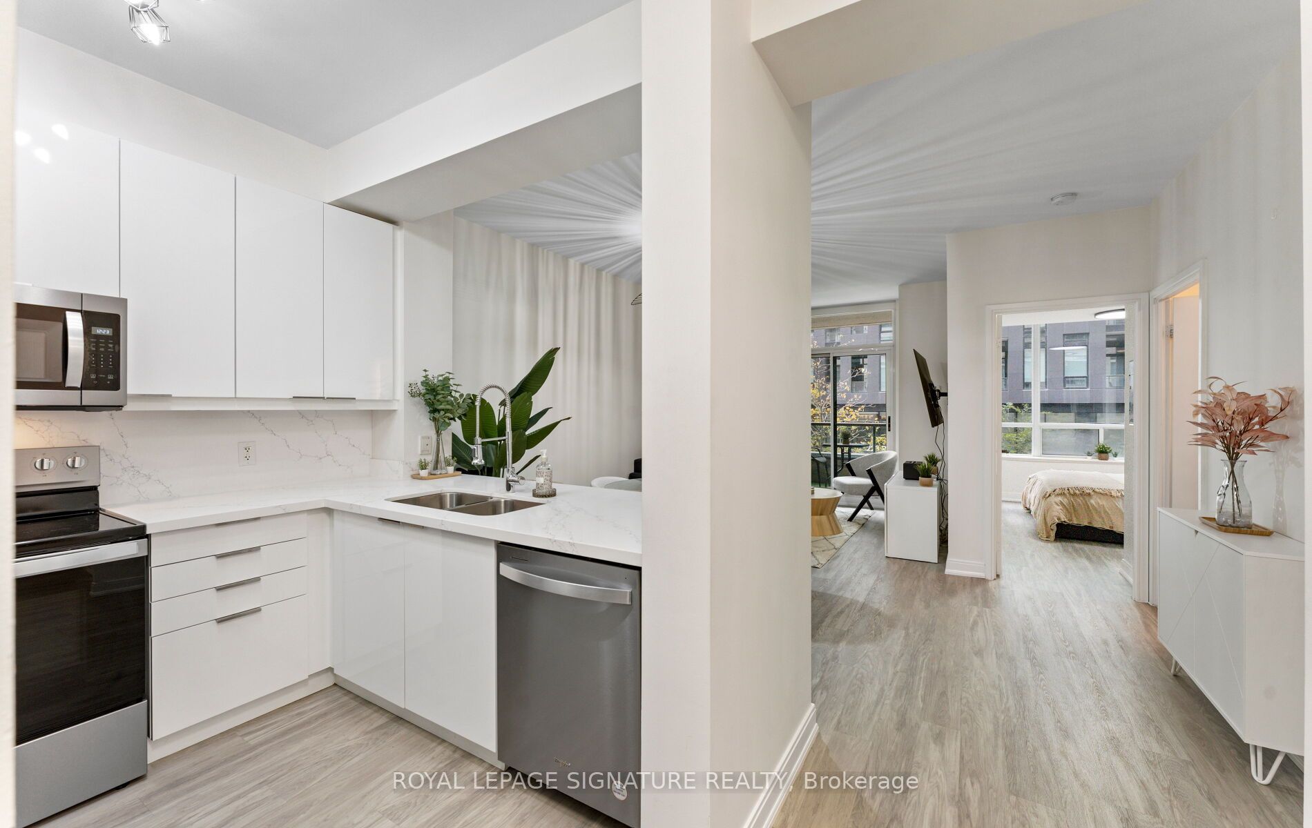 88 Broadway Avenue 206 Property Photo 3