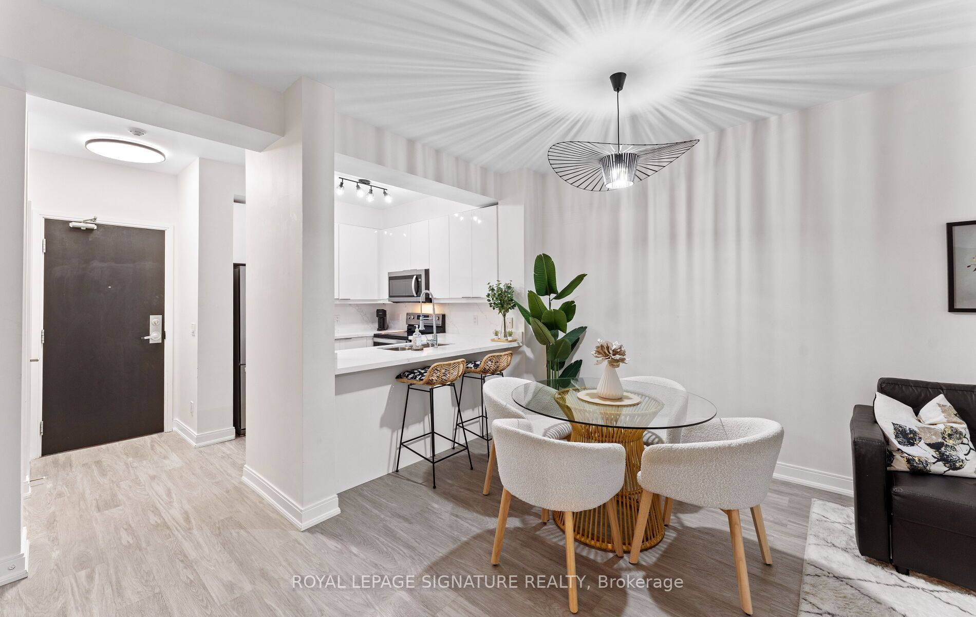88 Broadway Avenue 206 Property Photo 6