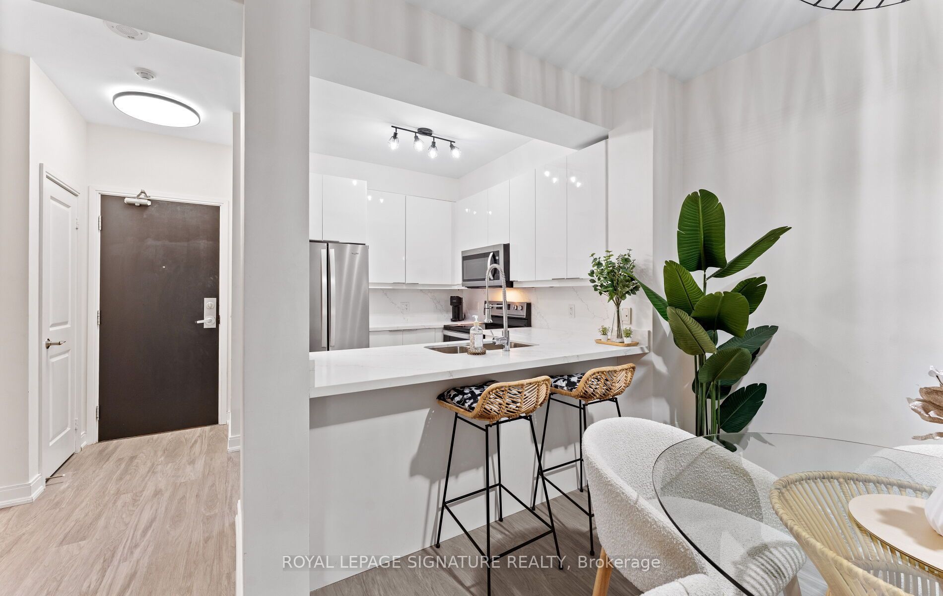 88 Broadway Avenue 206 Property Photo 15