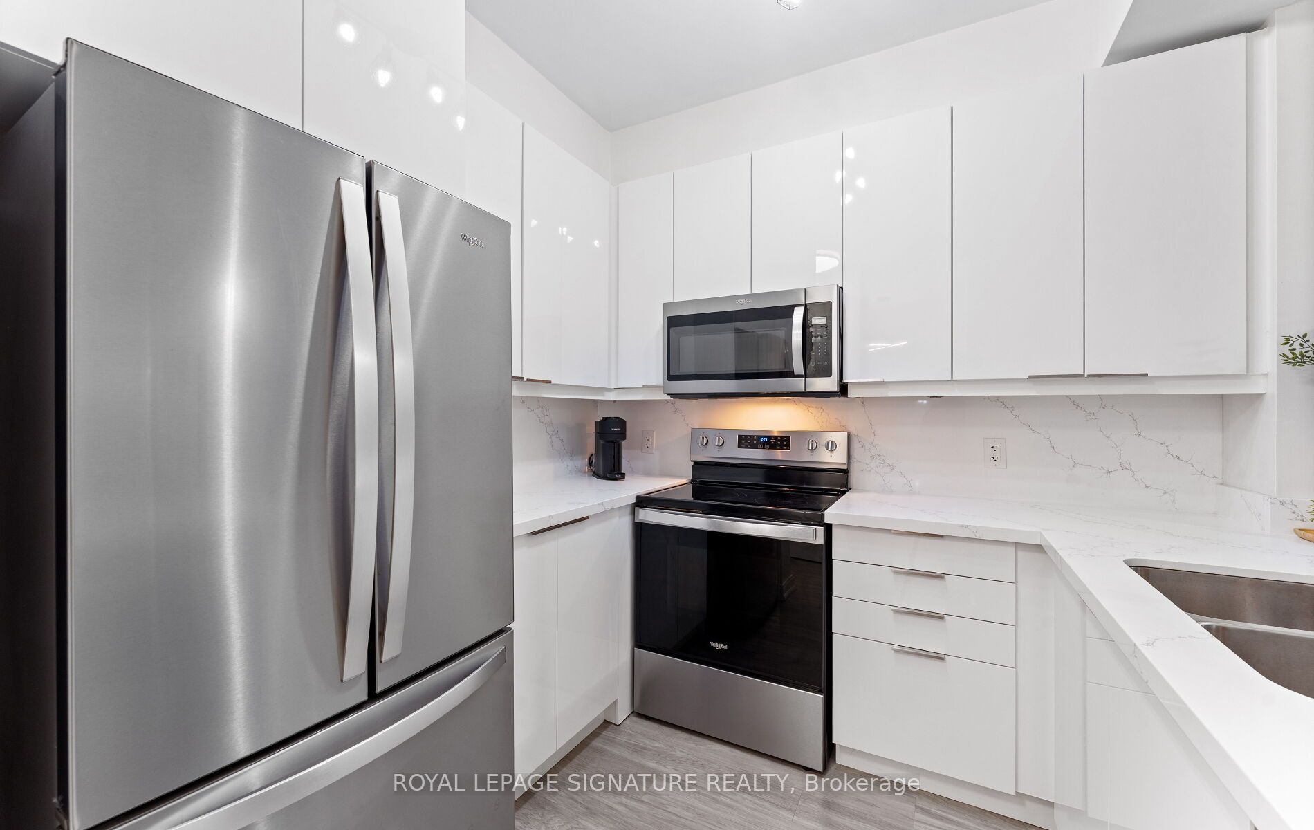 88 Broadway Avenue 206 Property Photo 17