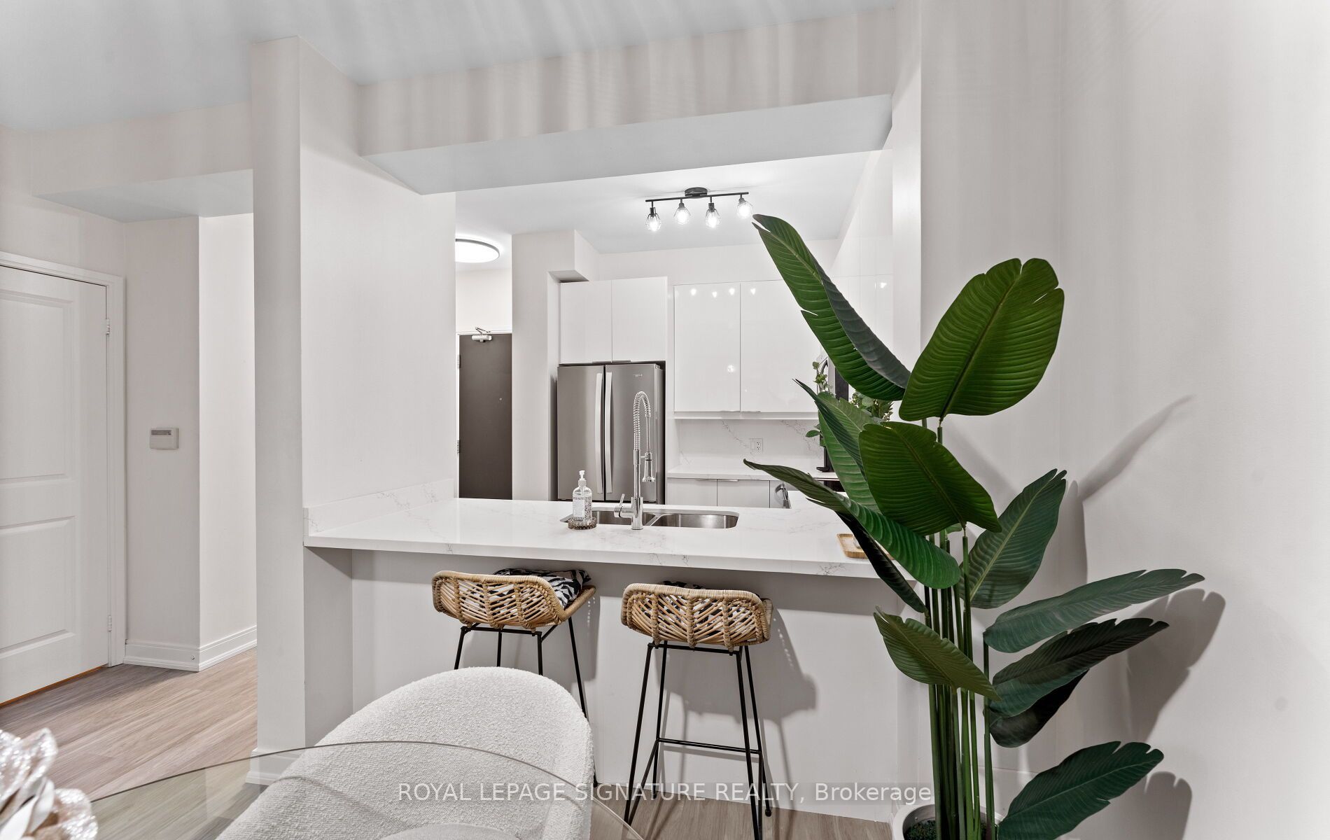 88 Broadway Avenue 206 Property Photo 19