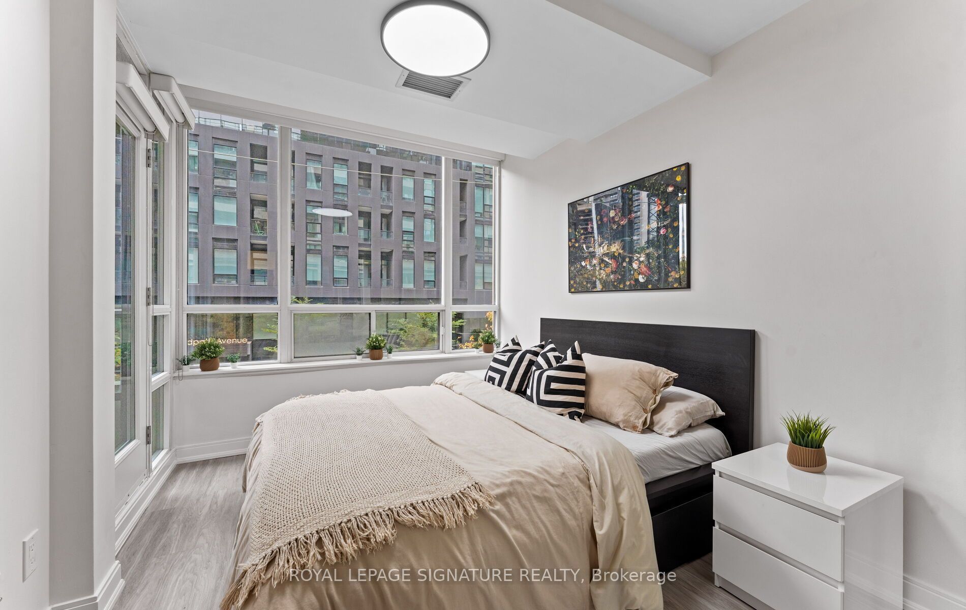 88 Broadway Avenue 206 Property Photo 23