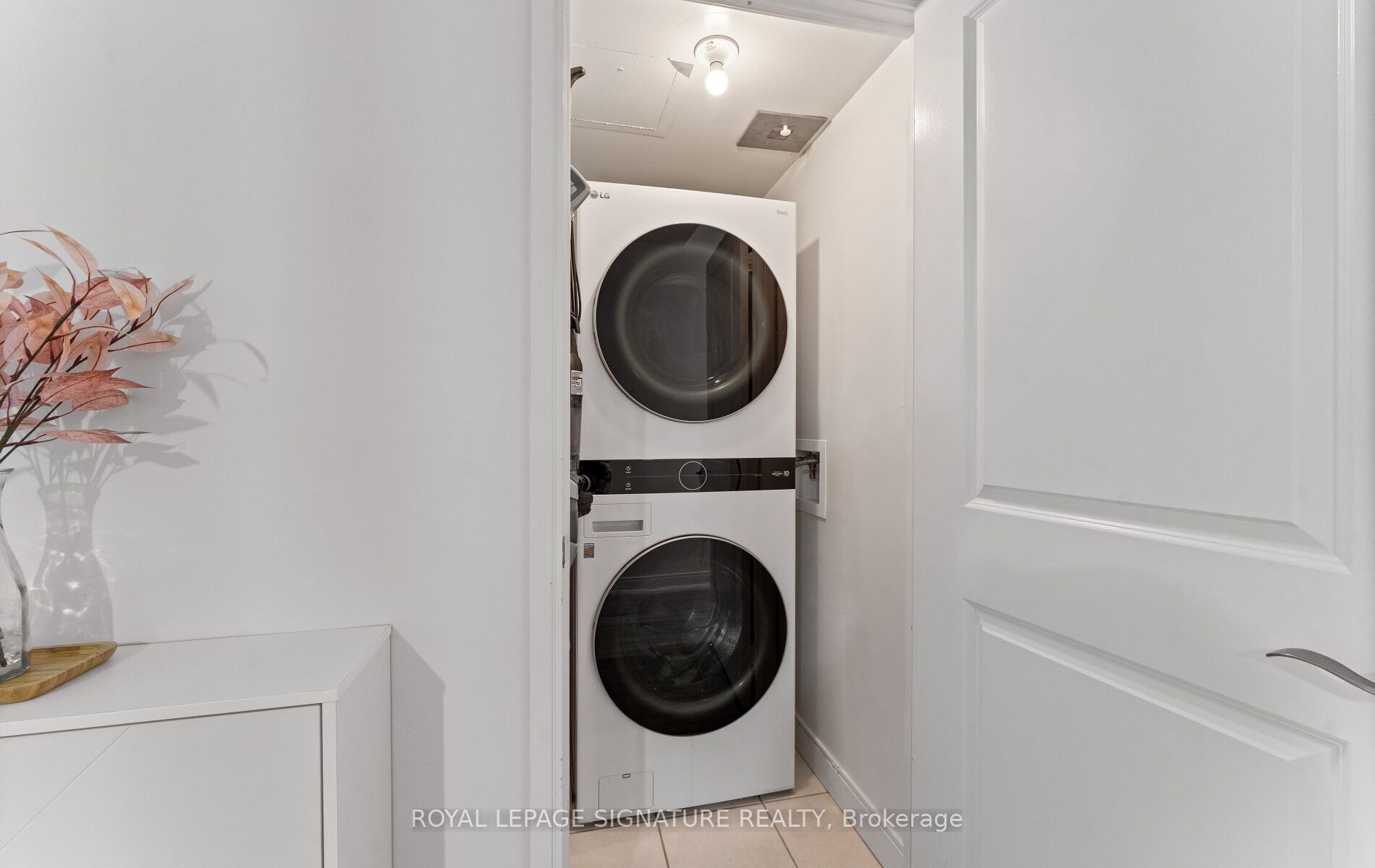 88 Broadway Avenue 206 Property Photo 28