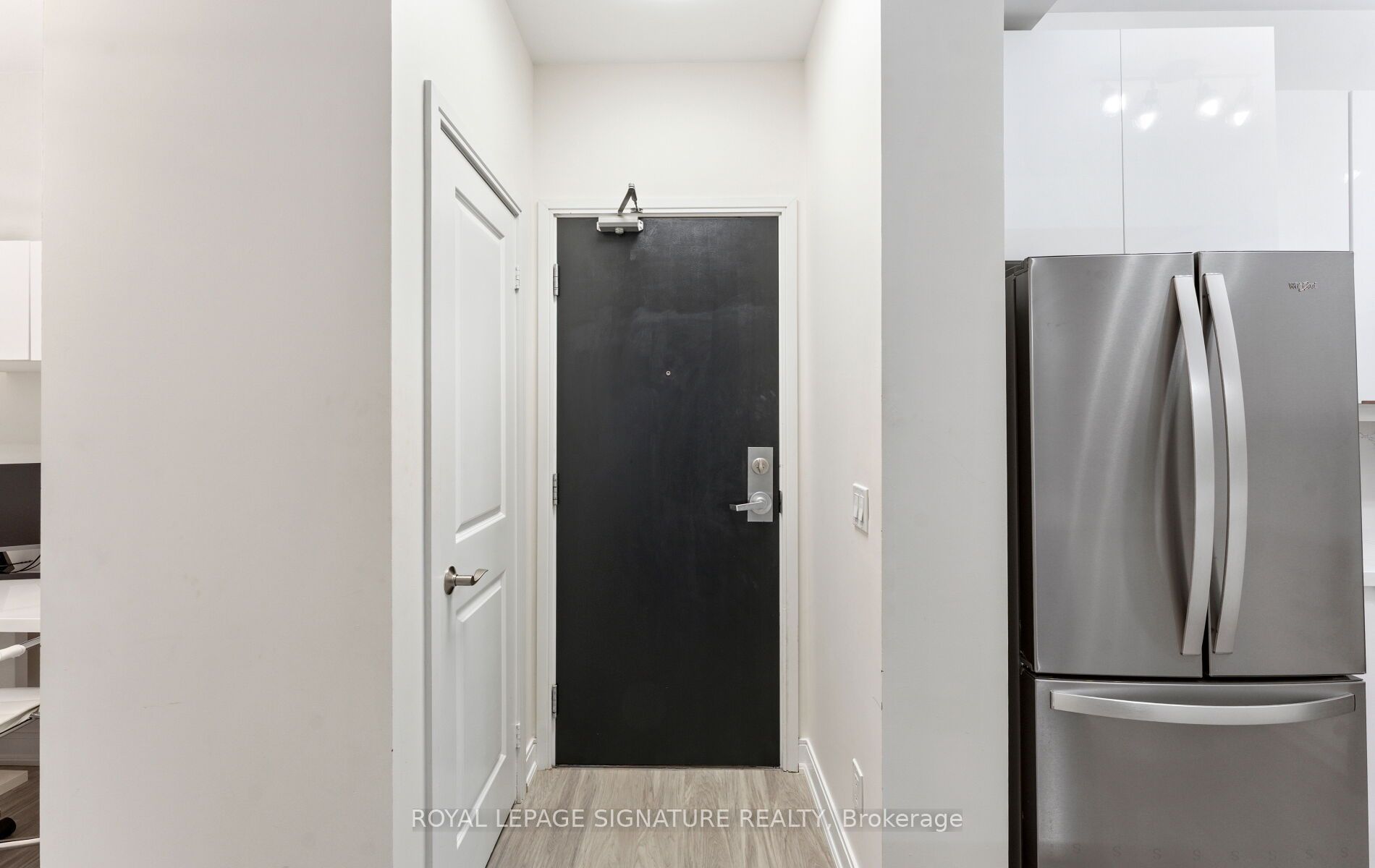 88 Broadway Avenue 206 Property Photo 32