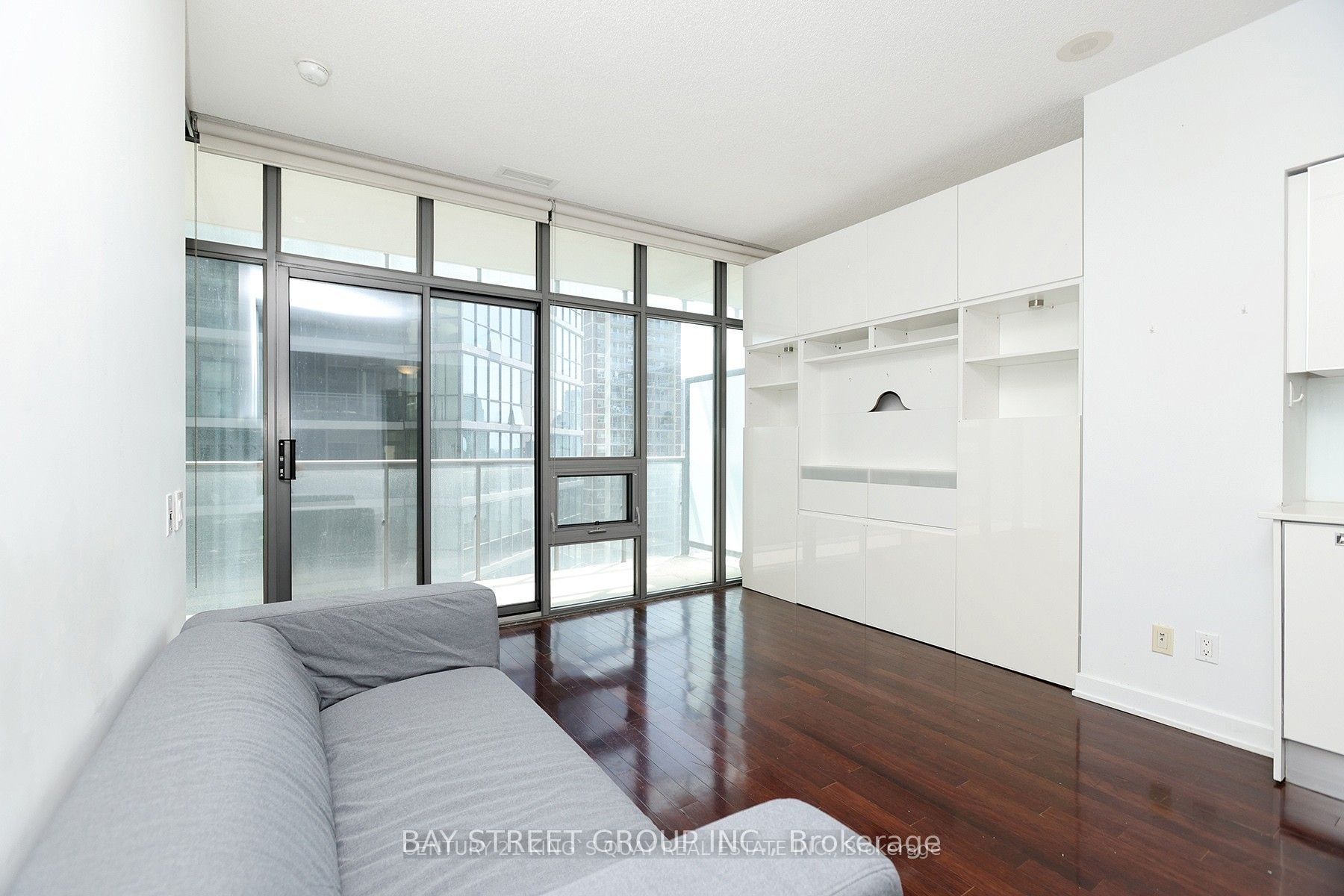 33 Charles Street E 1401 Property Photo 2