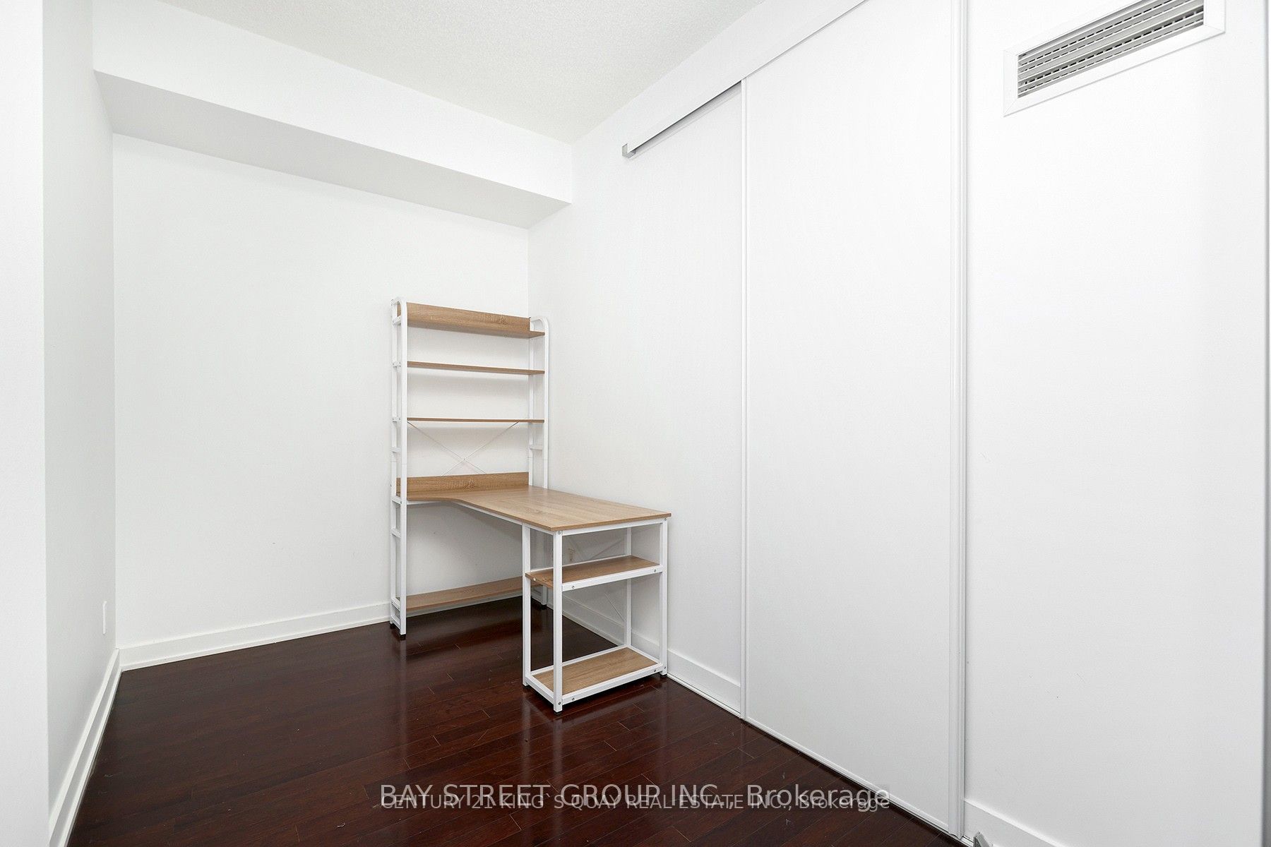 33 Charles Street E 1401 Property Photo 3