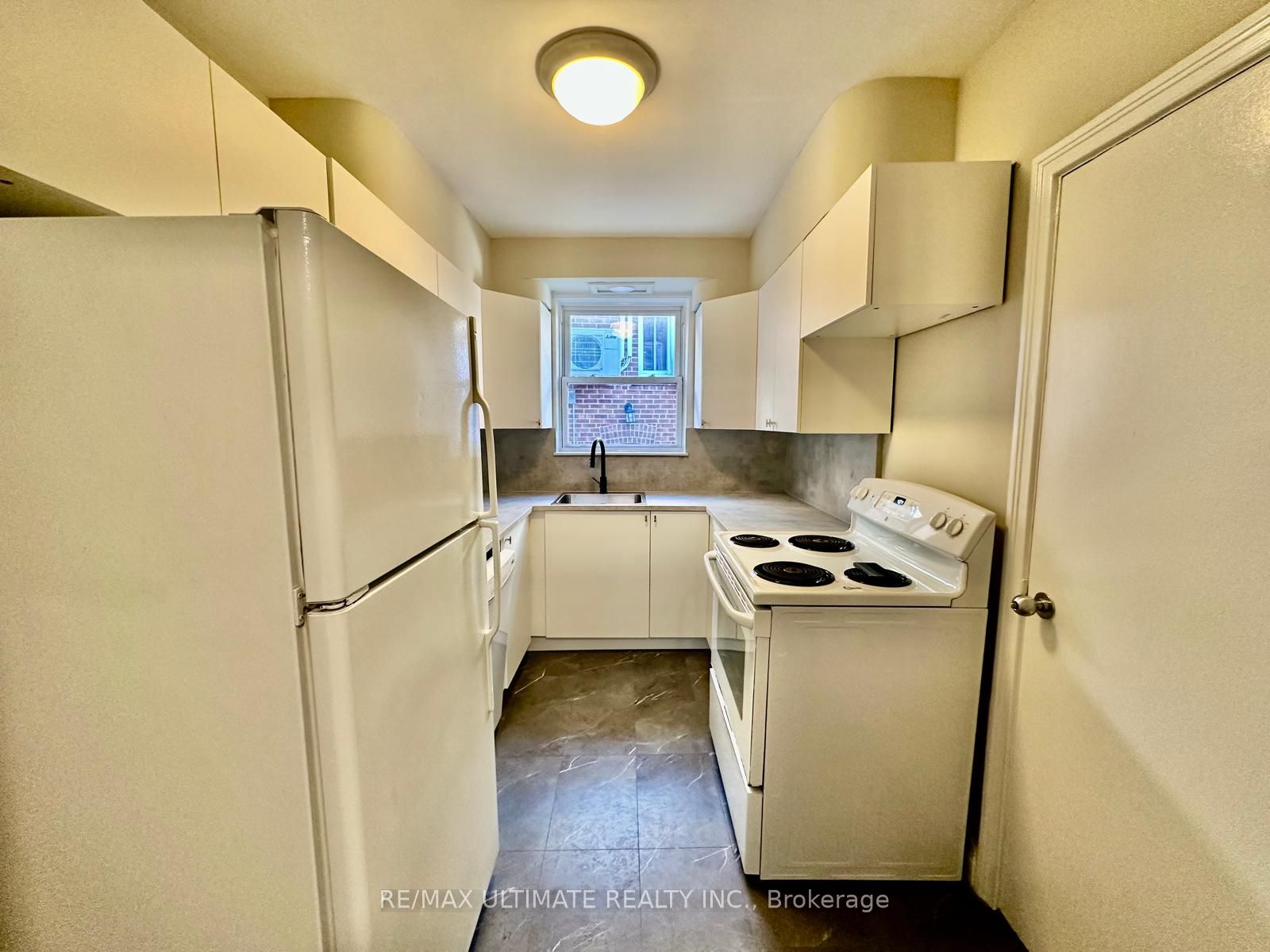 5 Warwick Avenue 3 Property Photo 4