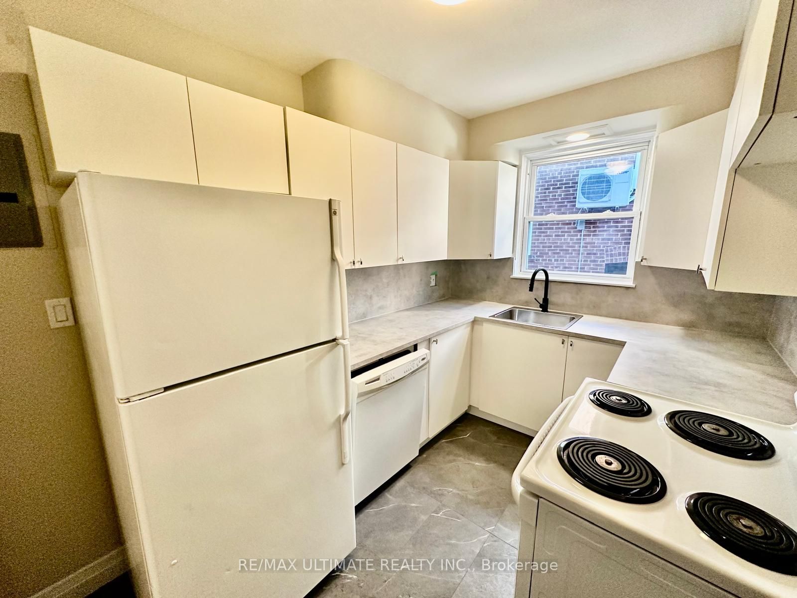5 Warwick Avenue 3 Property Photo 5