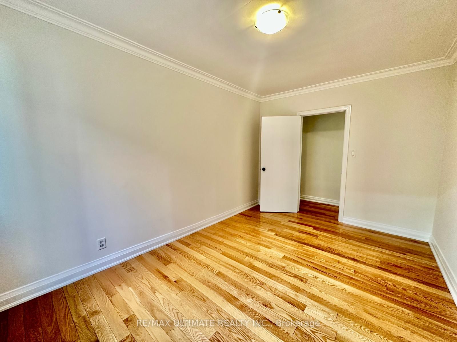 5 Warwick Avenue 3 Property Photo 8