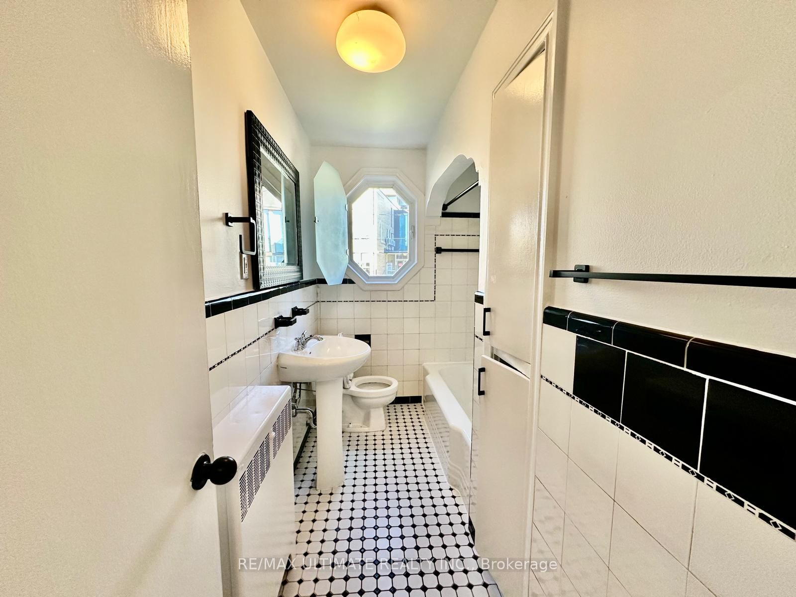 5 Warwick Avenue 3 Property Photo 13