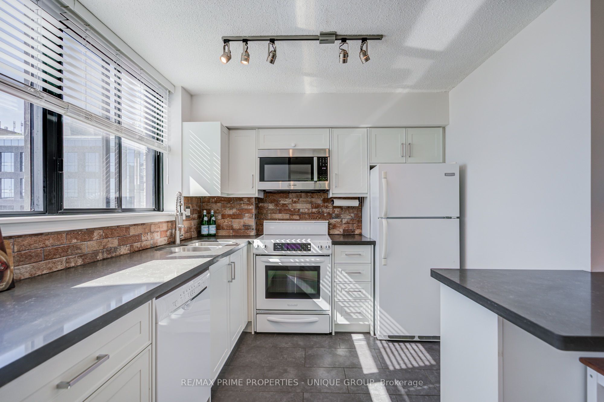 250 Queens Quay W 301 Property Photo 16