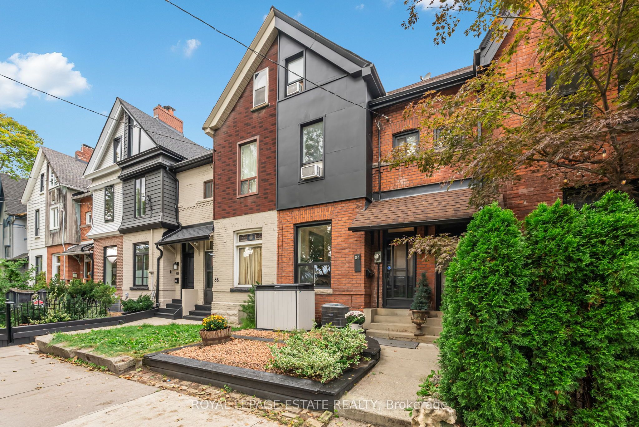 84 London Street Property Photo 1