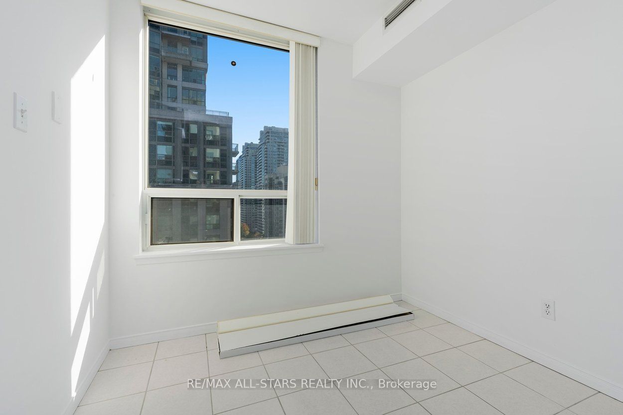18 Hillcrest Avenue 1505 Property Photo 16
