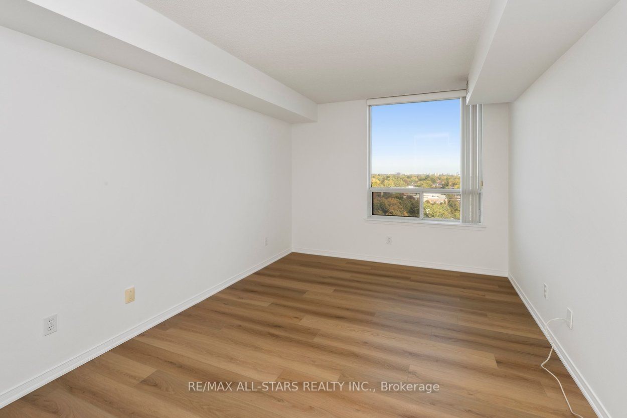 18 Hillcrest Avenue 1505 Property Photo 19
