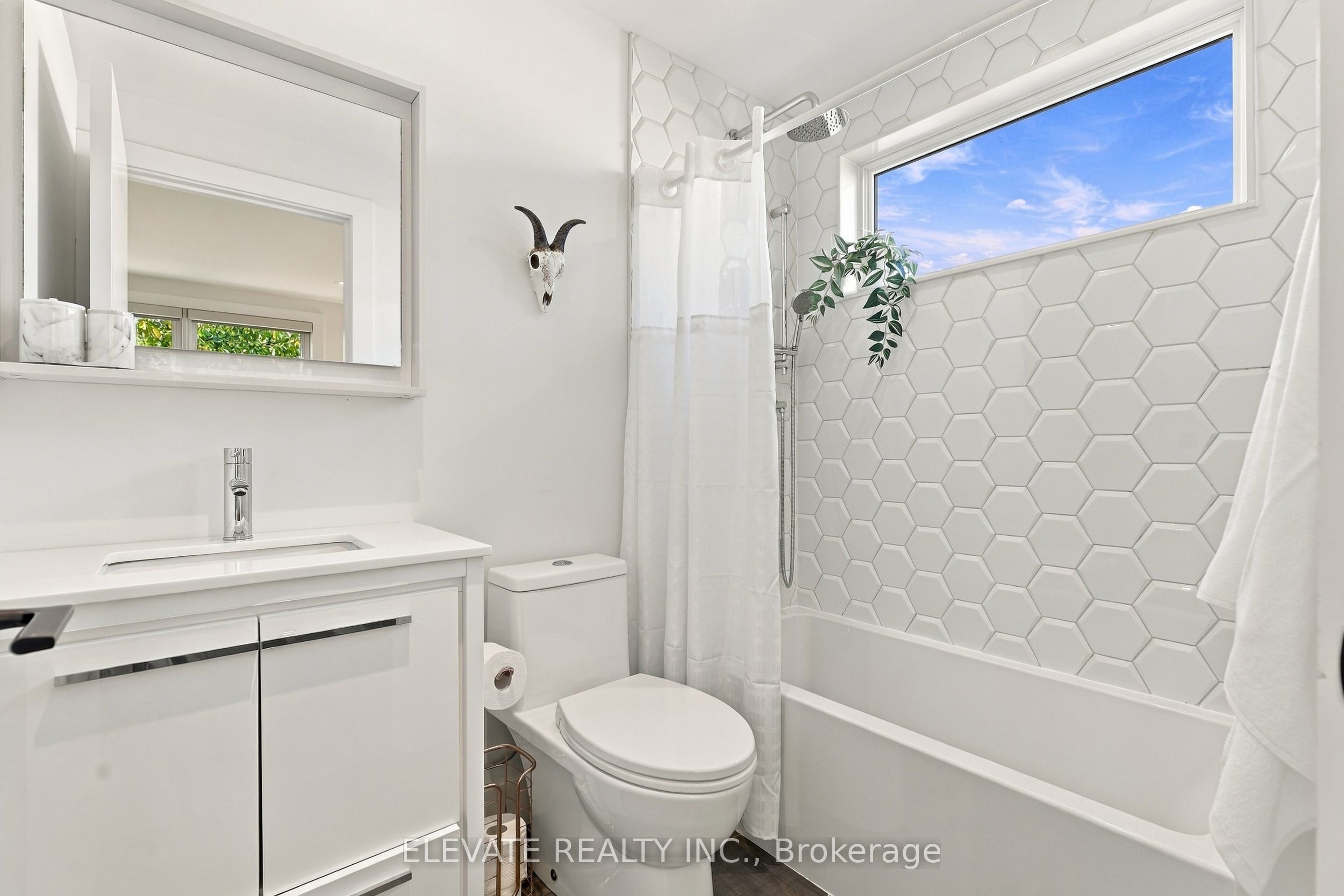 185 Cedric Avenue Property Photo 16
