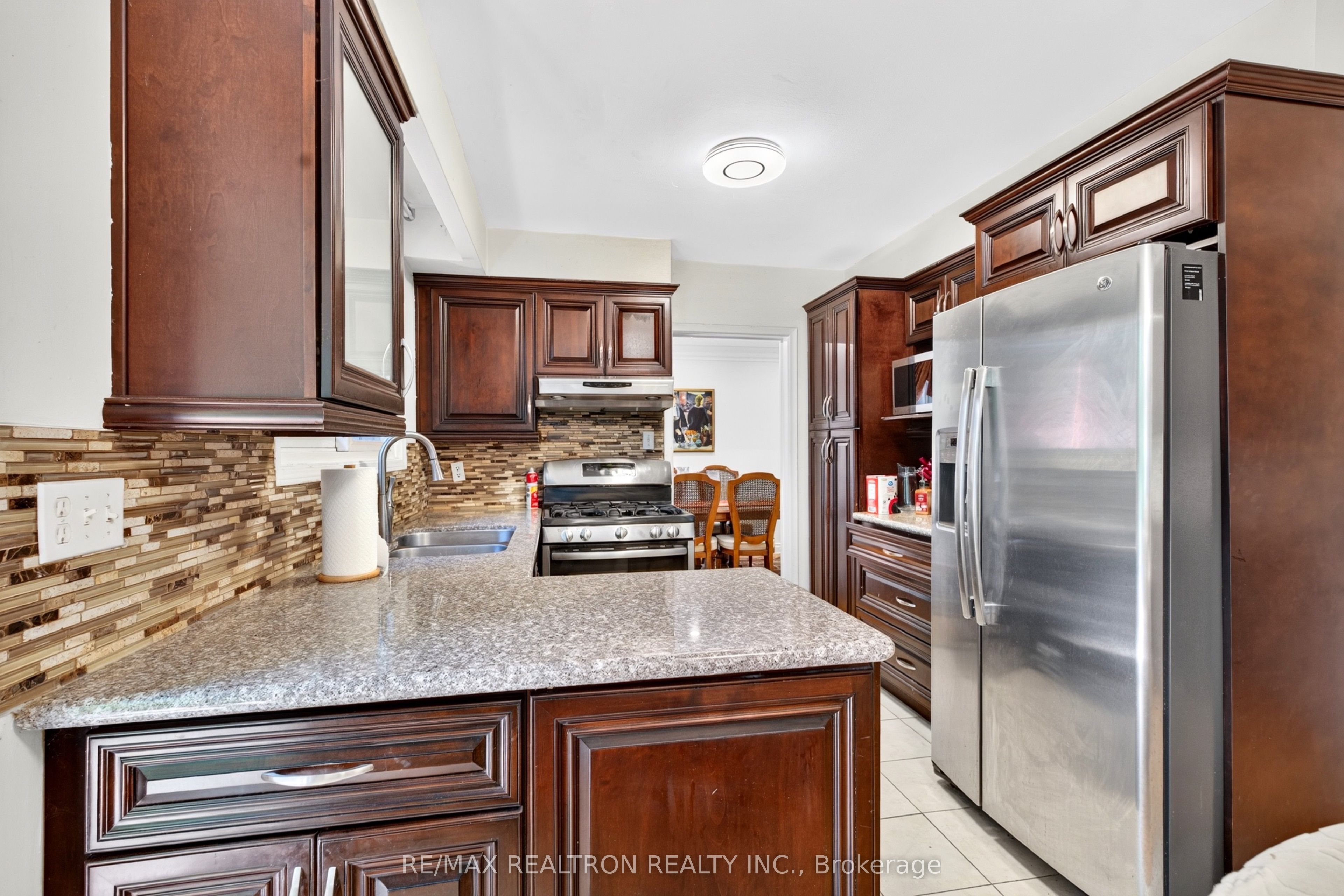 591 Cummer Avenue Property Photo 6