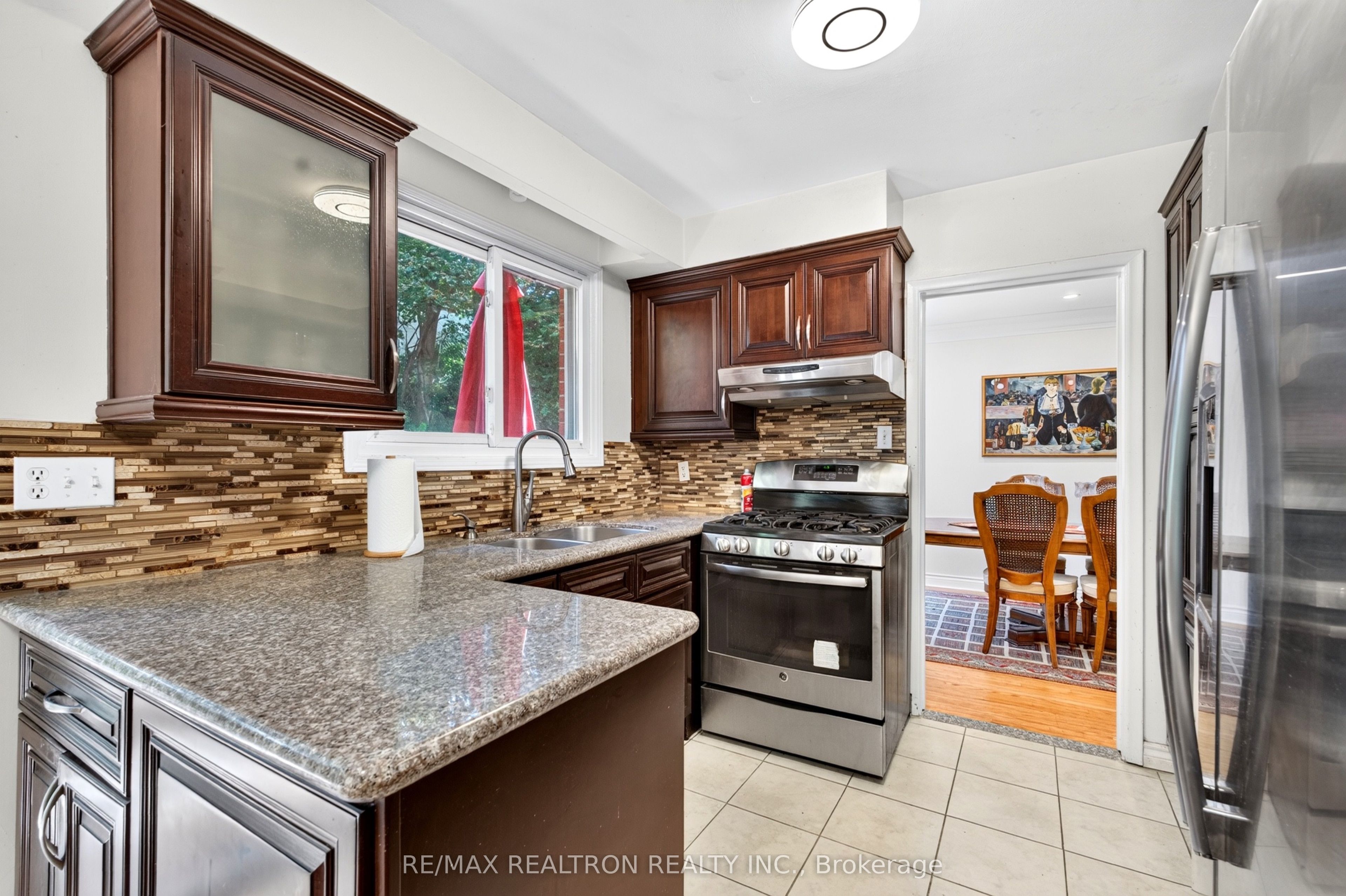 591 Cummer Avenue Property Photo 8