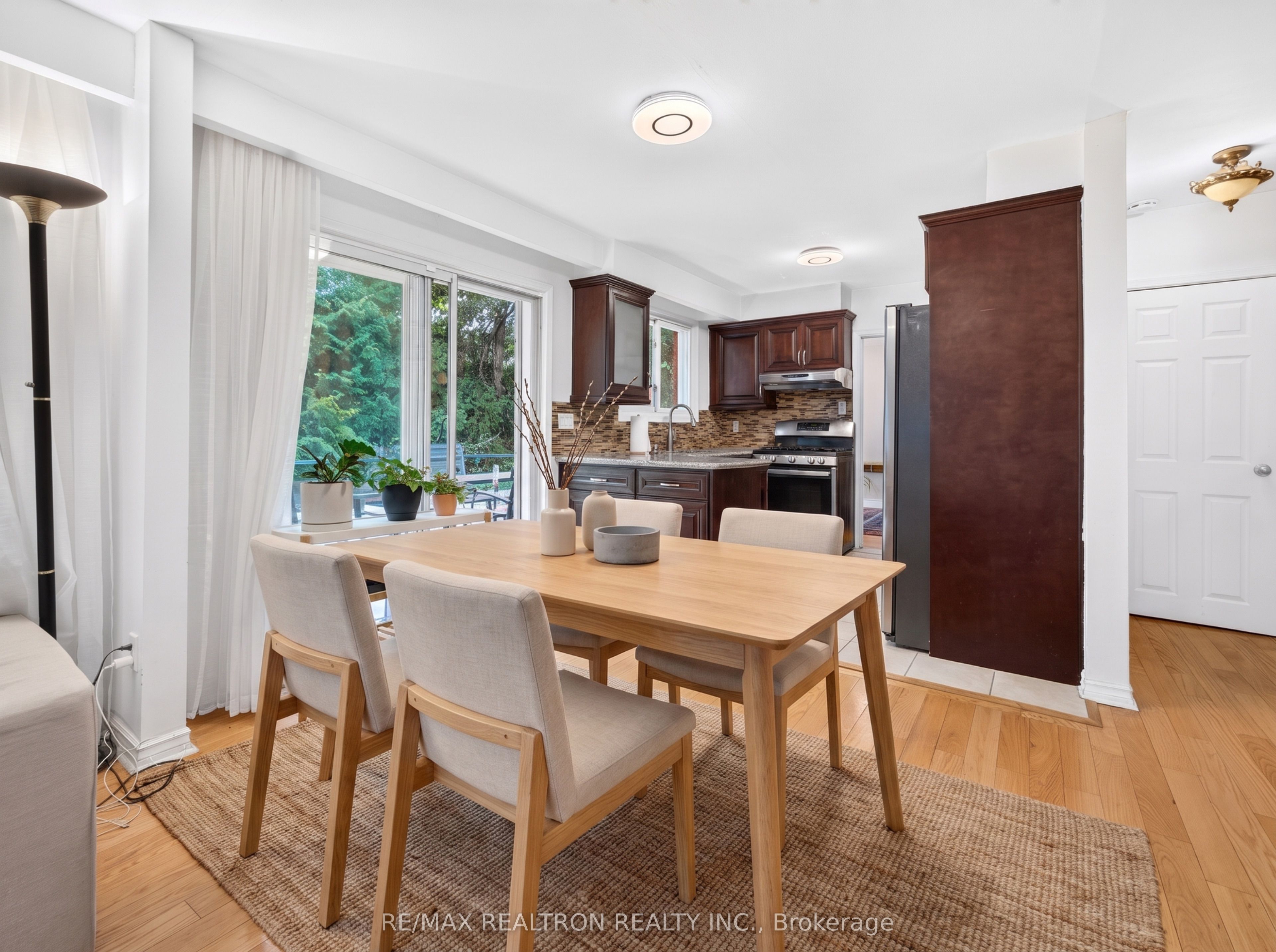 591 Cummer Avenue Property Photo 13