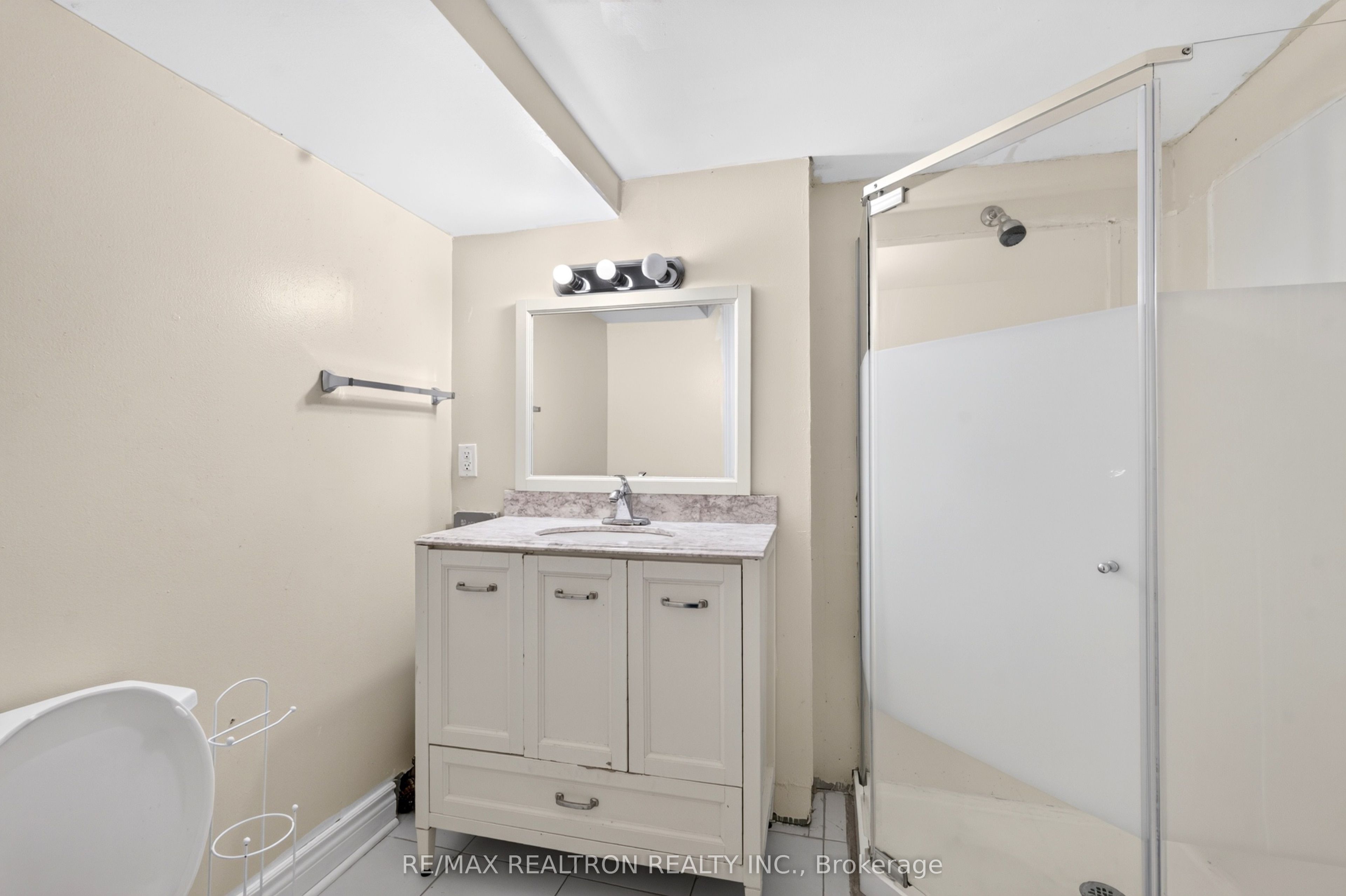 591 Cummer Avenue Property Photo 26