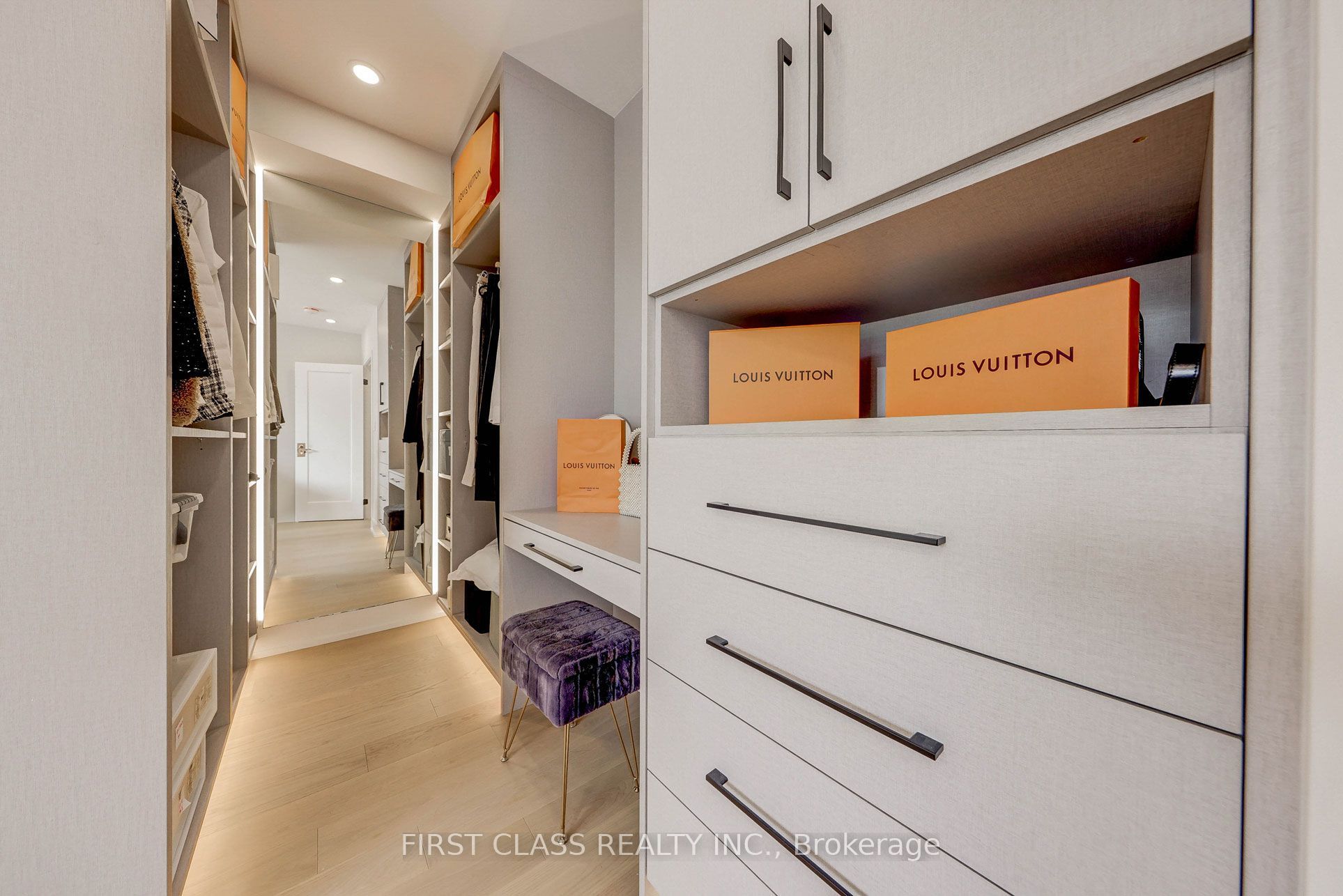431 Roxton Road Ensuite 2 Property Photo 6