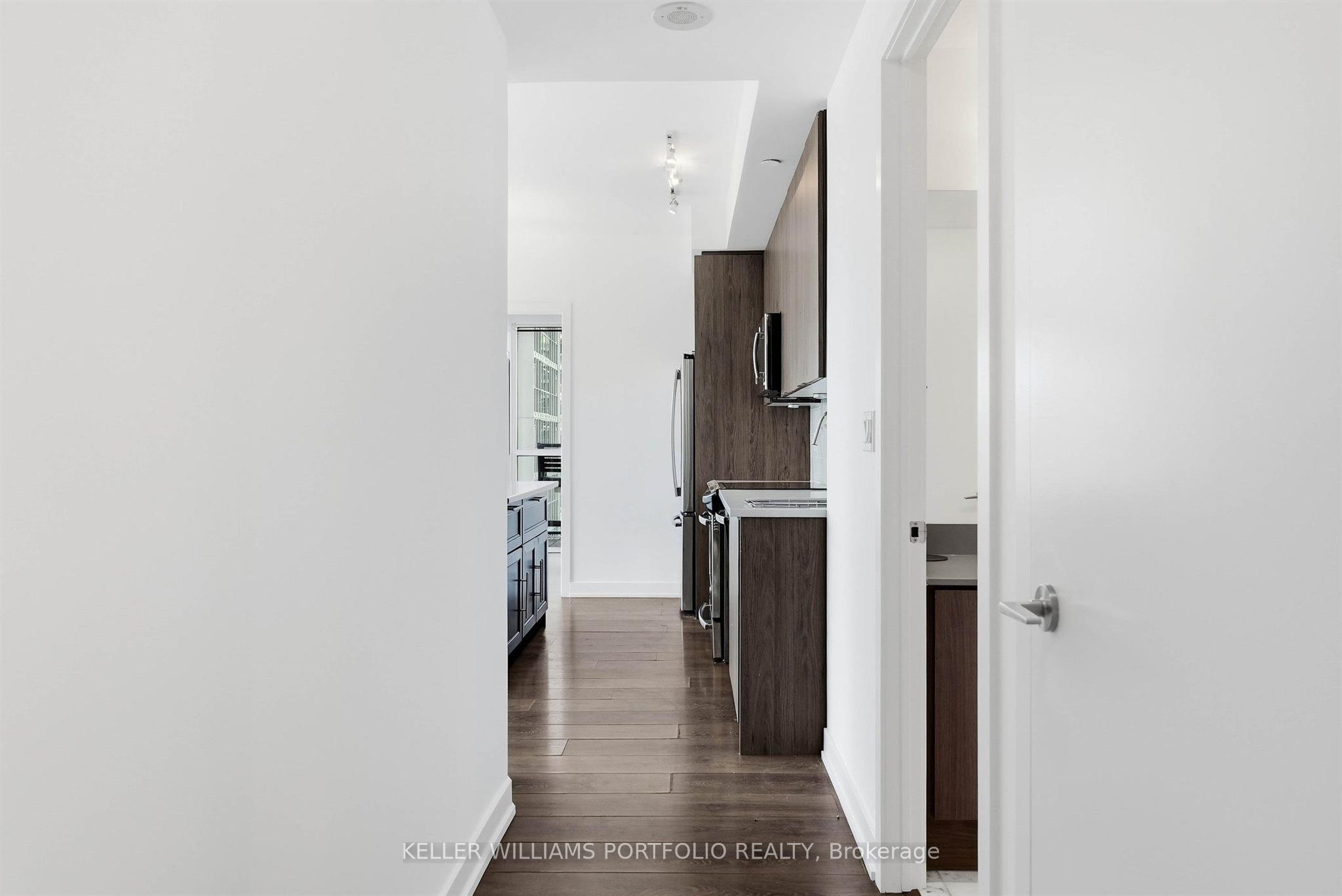 50 Bruyeres Mews 1009 Property Photo 5