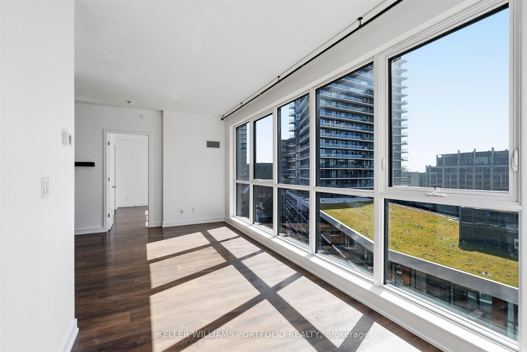 50 Bruyeres Mews 1009 Property Photo 8