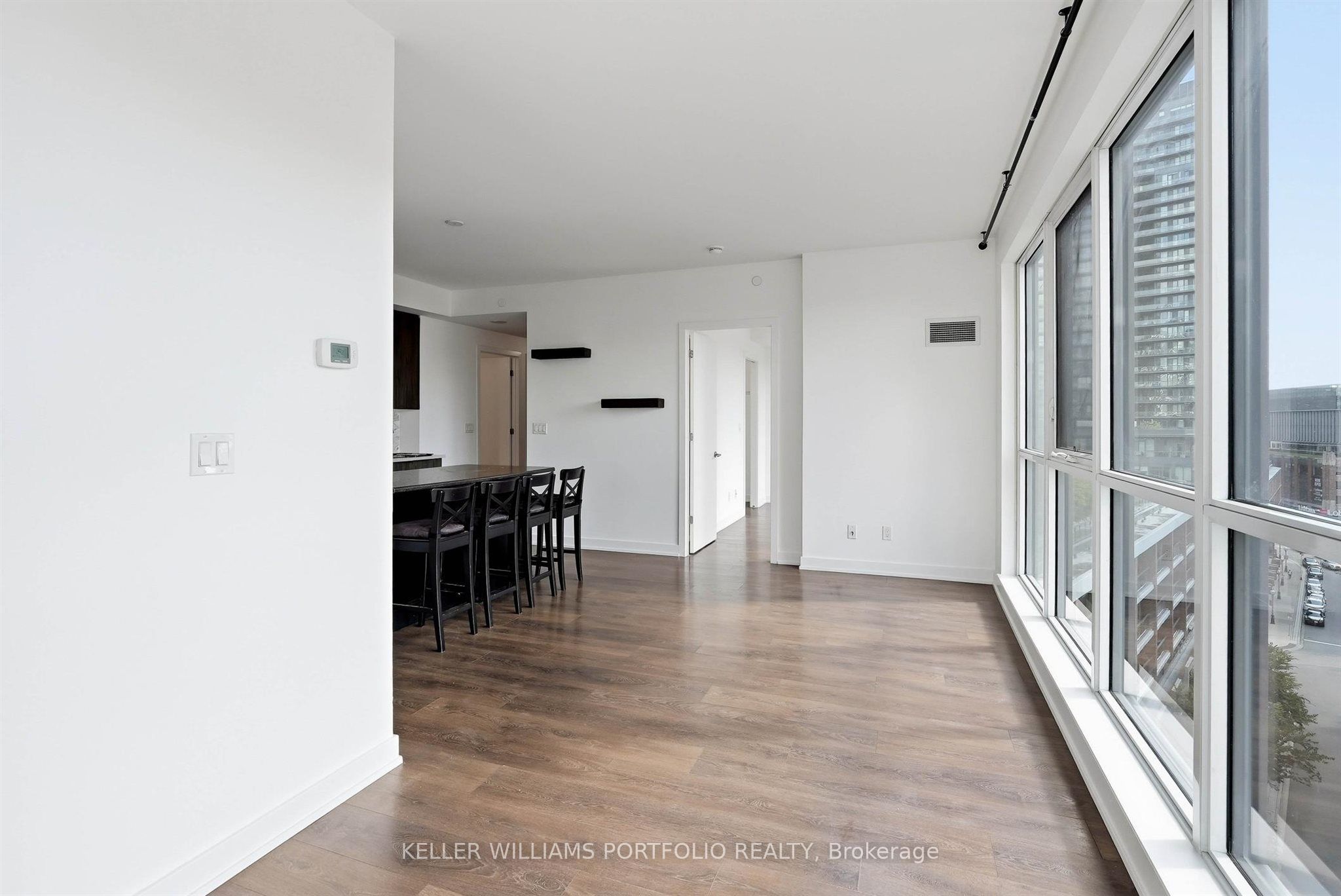 50 Bruyeres Mews 1009 Property Photo 10