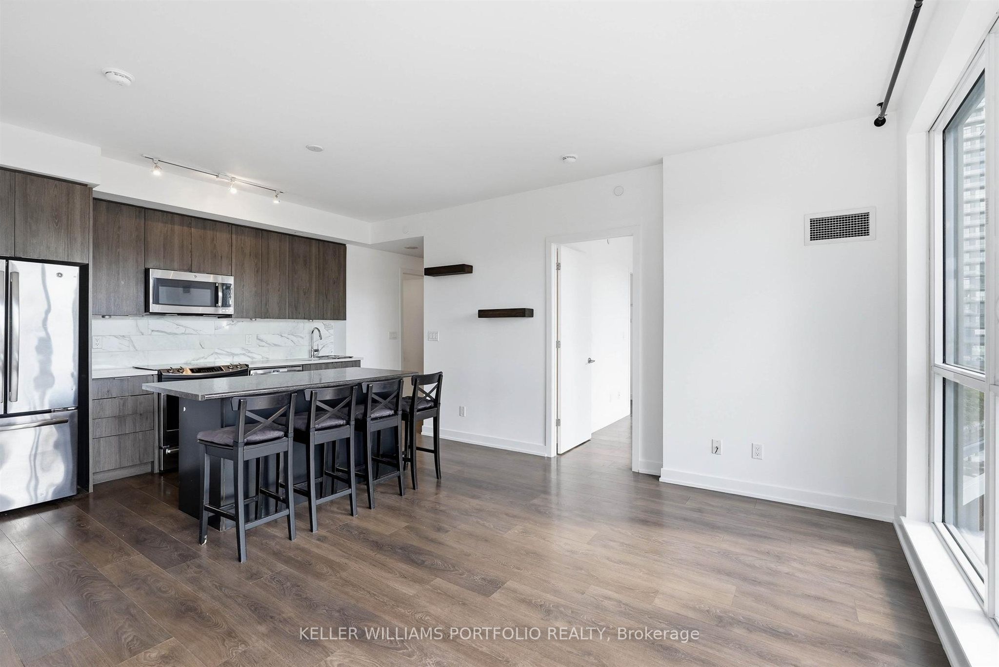 50 Bruyeres Mews 1009 Property Photo 13