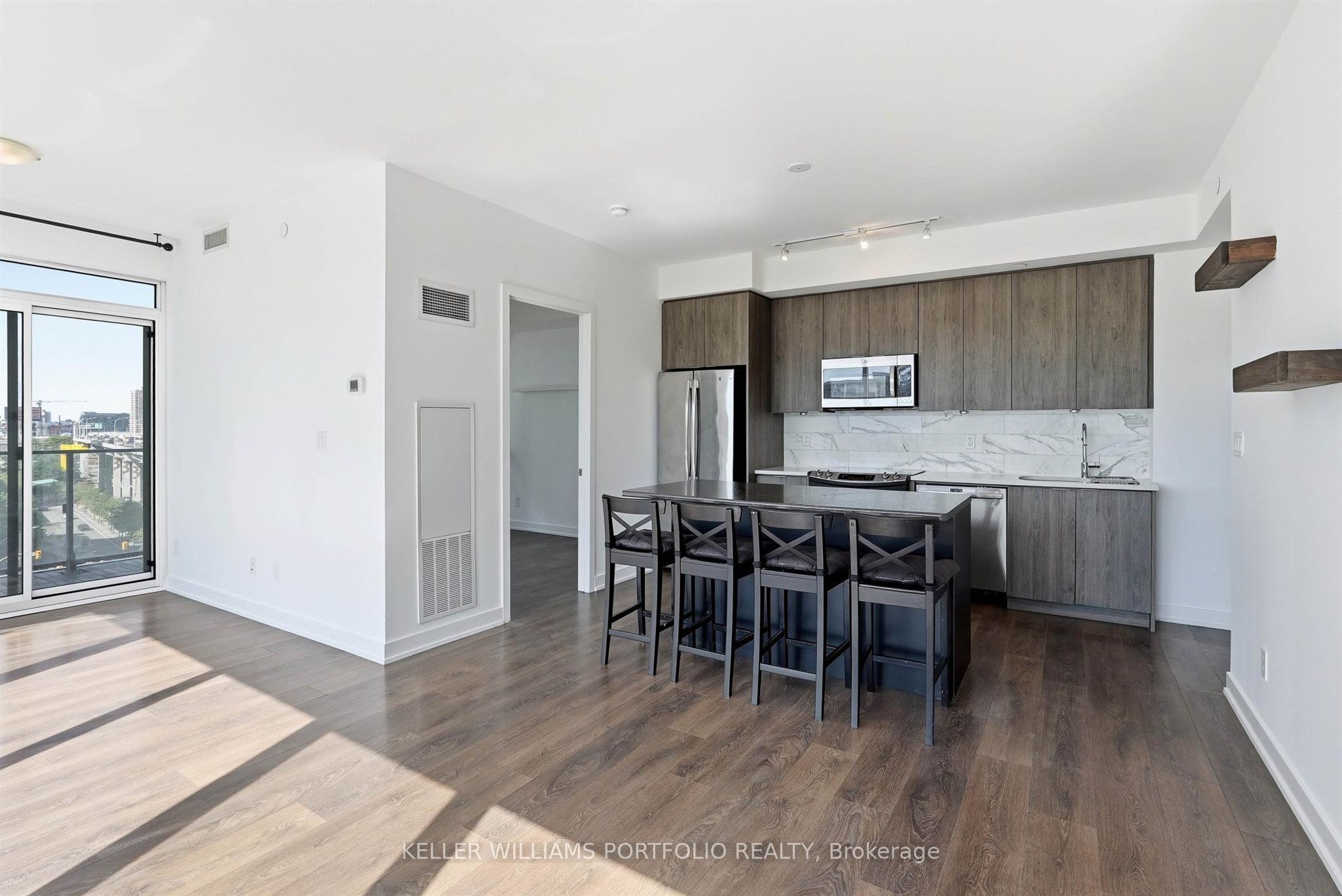 50 Bruyeres Mews 1009 Property Photo 15